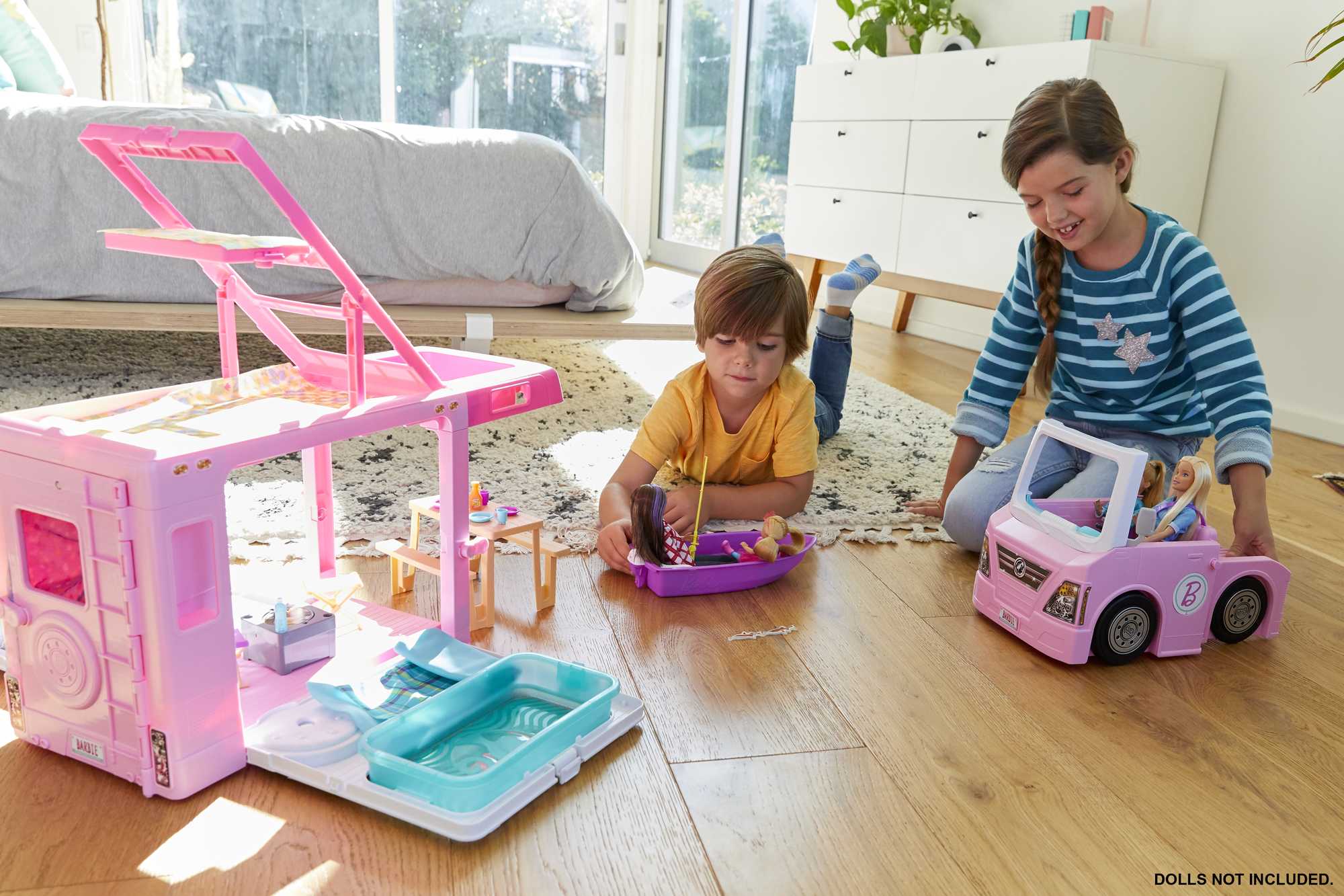 Barbie 3-in-1 Dreamcamper Vehicle And Accessories - Image 2