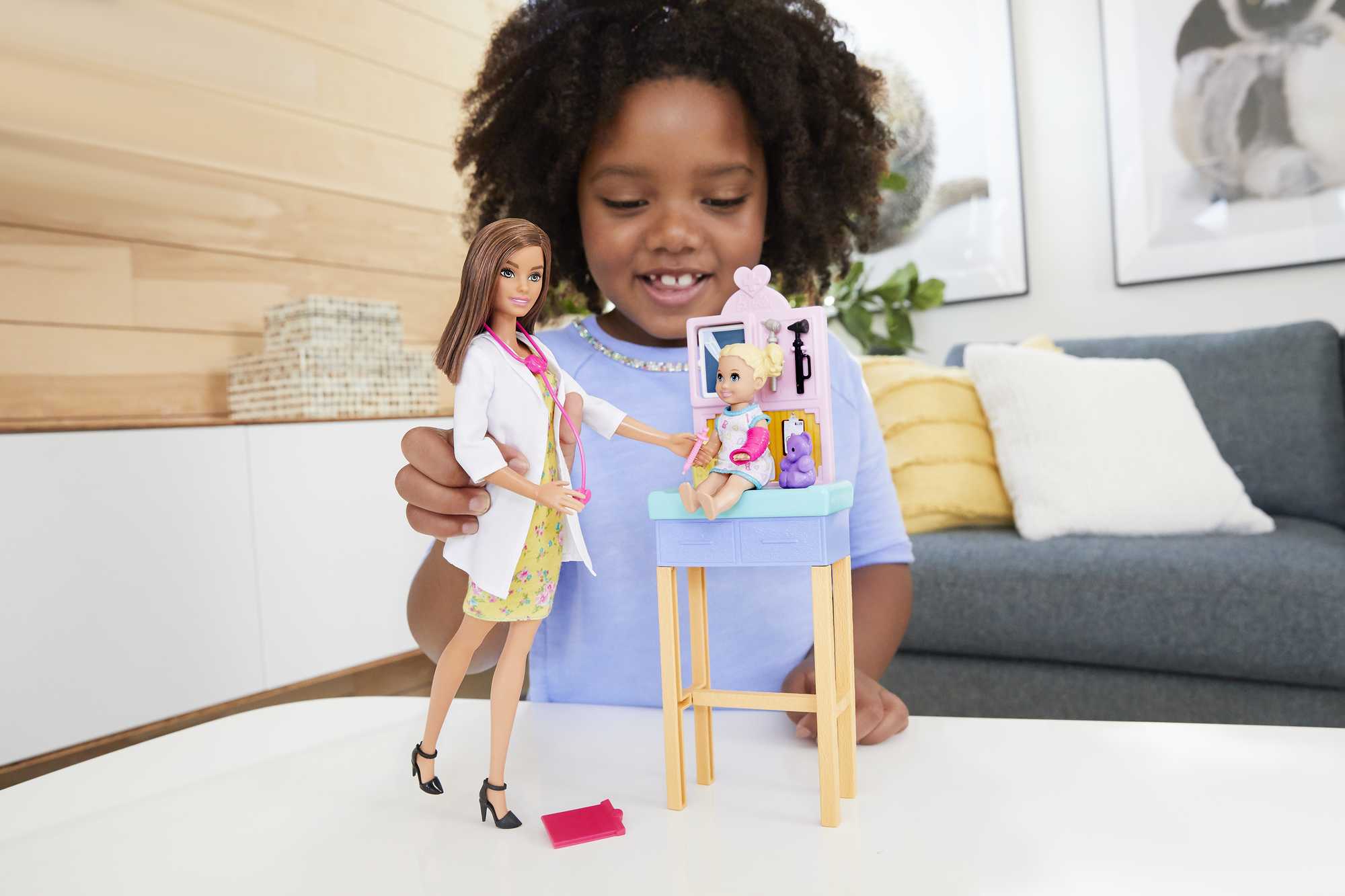 Barbie Métiers Pédiatre - Image 2