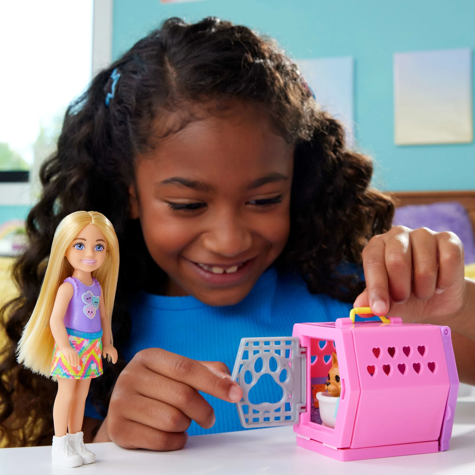 Barbie Chelsea Puppy Carrier Playset, Small Doll And Dog Carrier With Puppy Accessories - Image 2