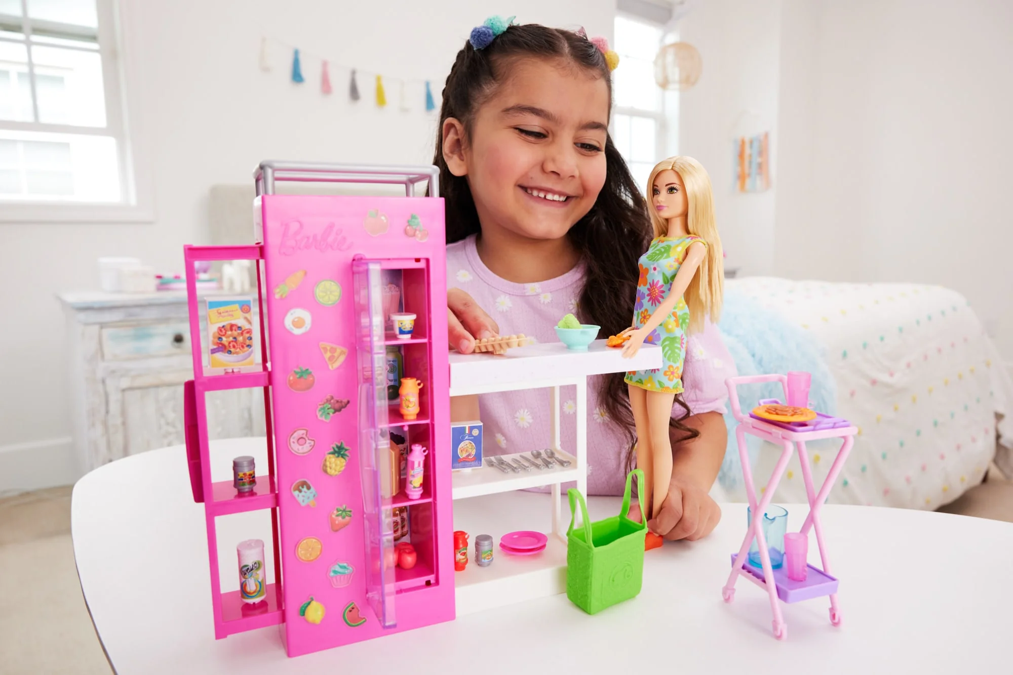 Barbie Coffret de Jeu et Poupée Garde-Manger Suprême, 30 Éléments - Image 2