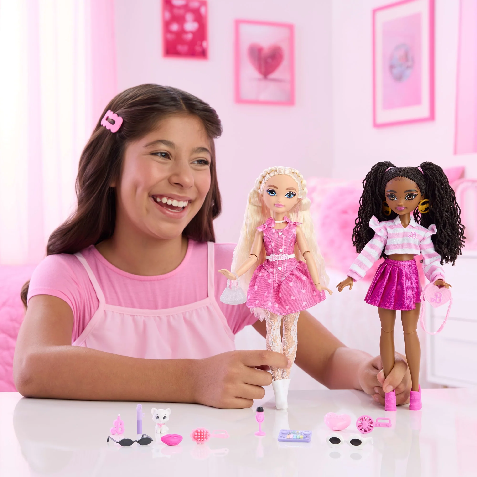 Barbie Dream Besties Barbie “Brooklyn” Doll & Accessories, Posable Fashion Doll & Themed Pieces - Image 3