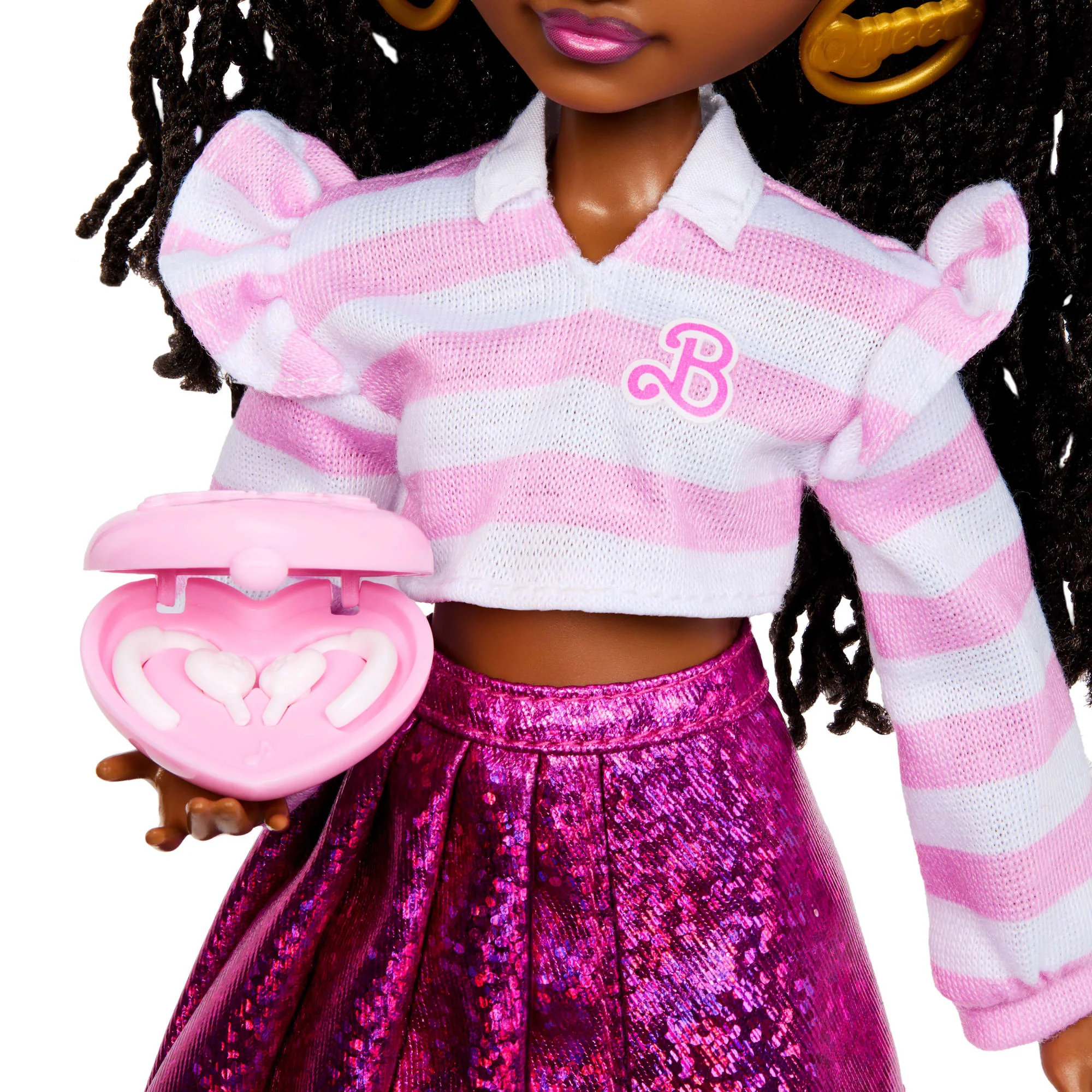 Barbie Dream Besties Barbie “Brooklyn” Doll & Accessories, Posable Fashion Doll & Themed Pieces - Image 4