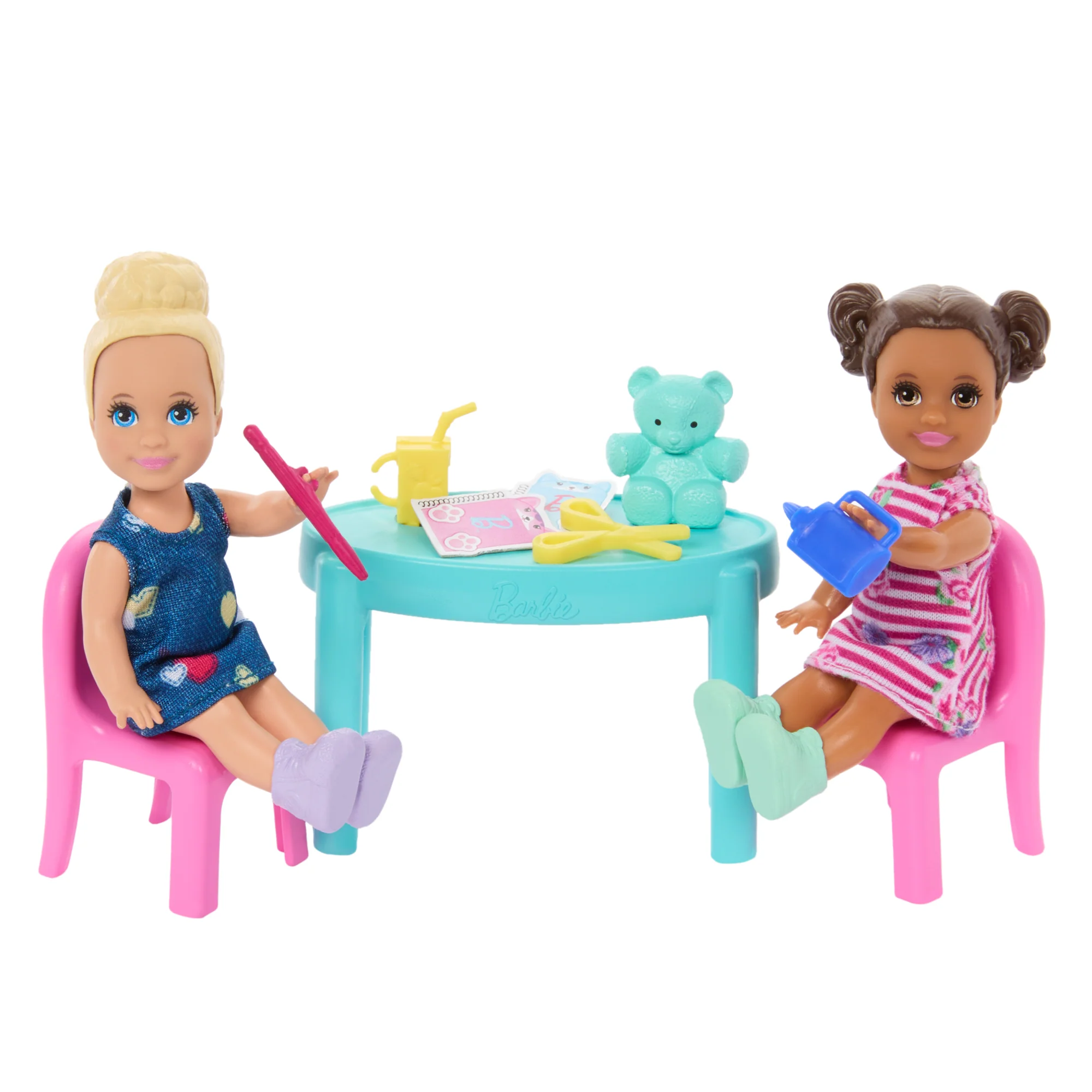 Barbie I Love School Classroom Playset With 1 Fashion Doll, 2 Small Dolls & 20+ Accessories - Image 4