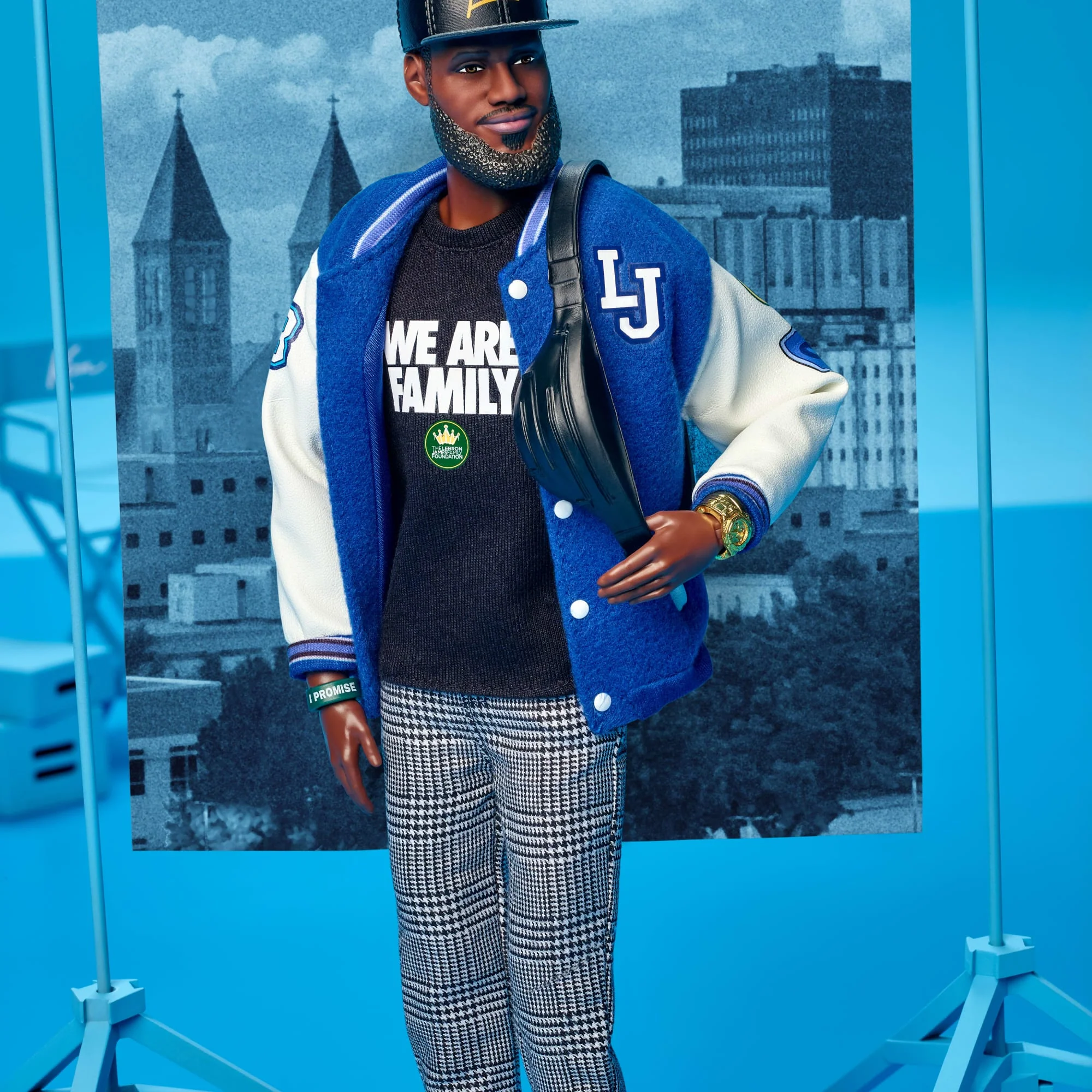 Barbie Poupée Lebron James Kenbassadors Avec Accessoires - Image 4