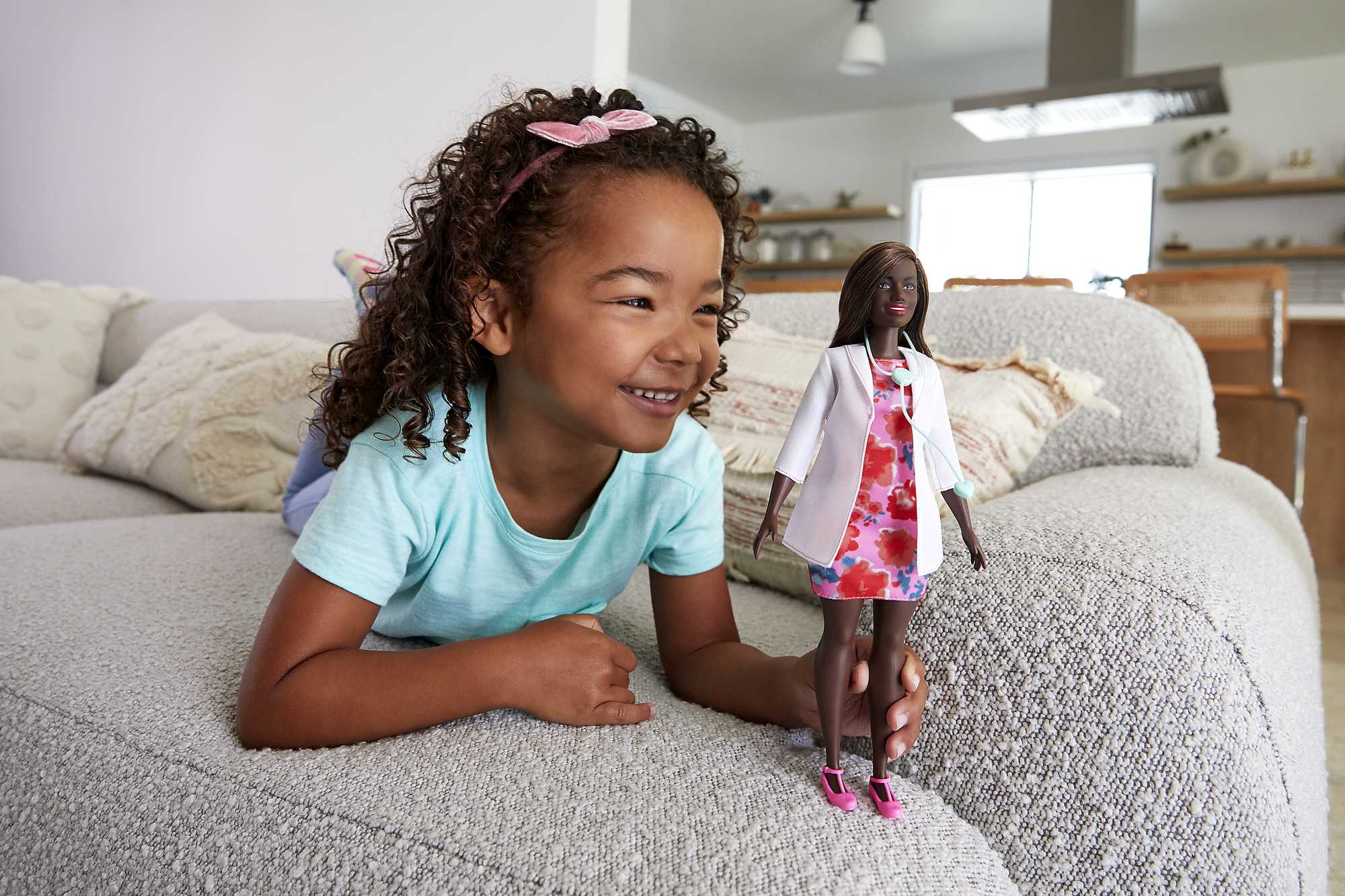 Barbie Profesiones Muñeca Doctora - Image 2