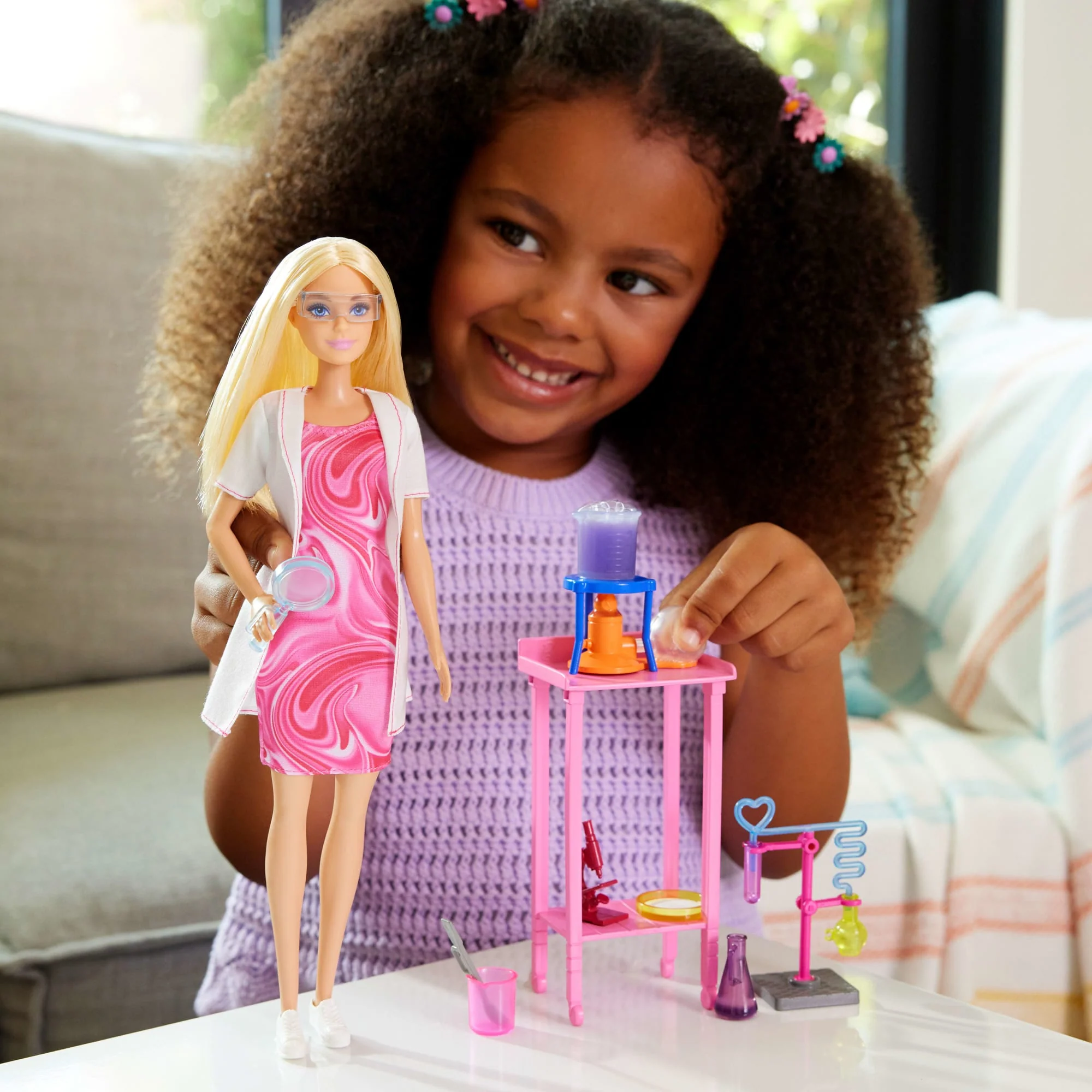 Barbie Scientist Doll And Accessories With Blonde Fashion Doll, Lab Table, & Color-Change Accessories - Image 2