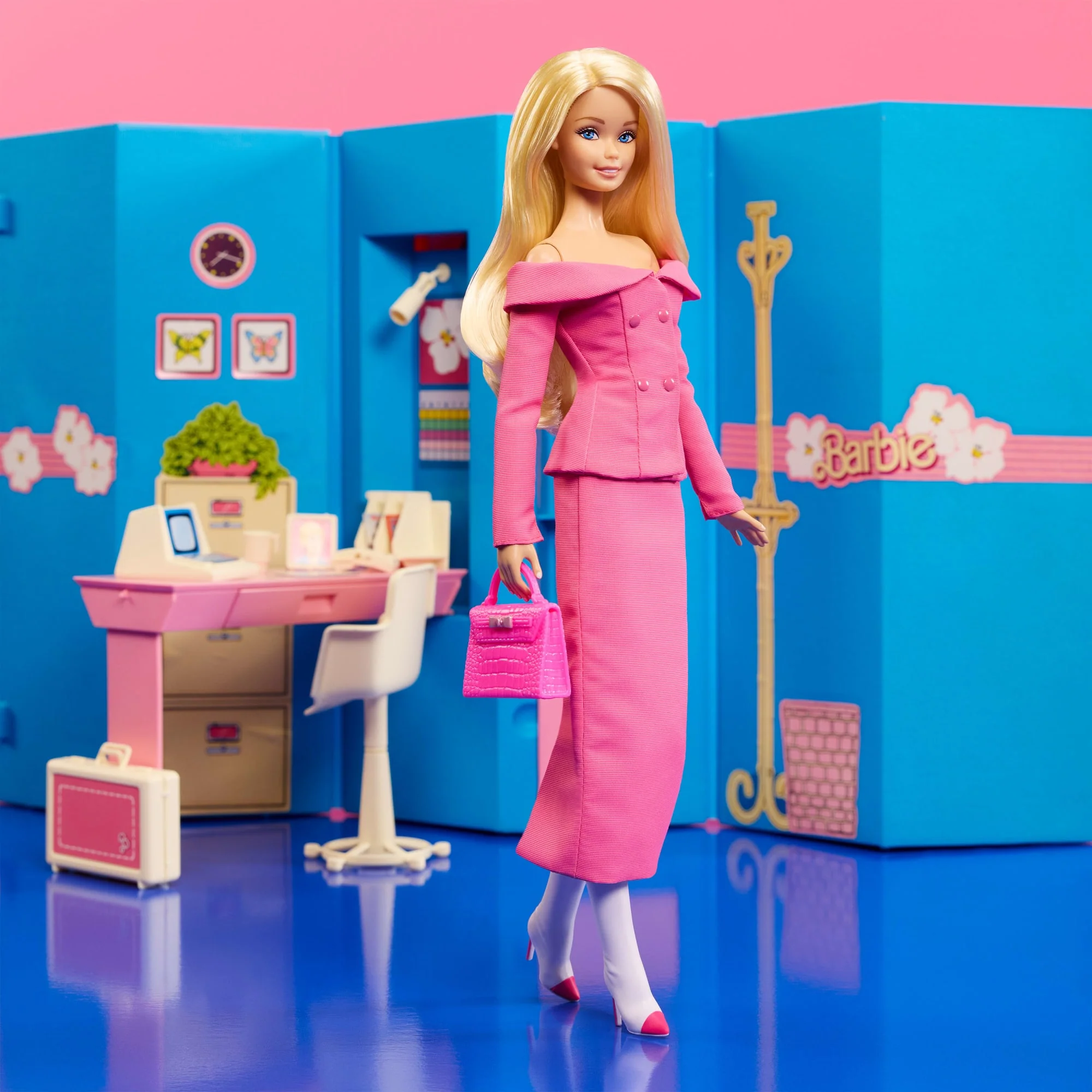 Barbie Signature Styled By Andrew Mukamal Poupée Barbie Avec 3 Tenues Pour Le Jour et La Nuit et Accessoires - Image 2