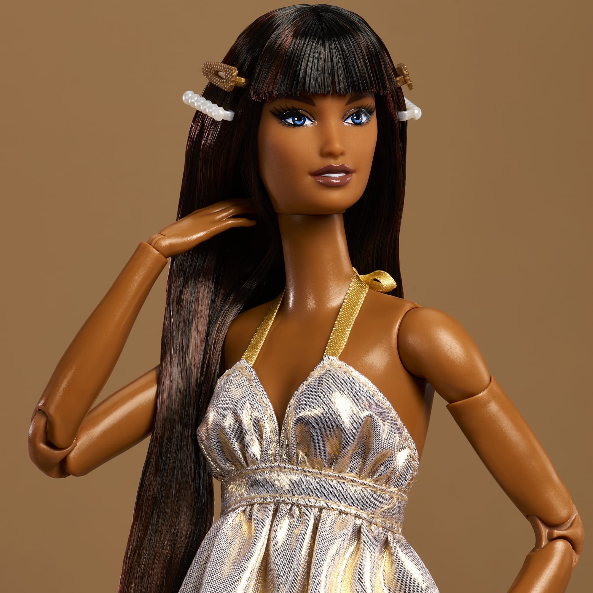 Barbie You Create Barbie Basics Neutral Kit 001, Customizable Fashion Doll & Universal-Fit Clothing - Image 4