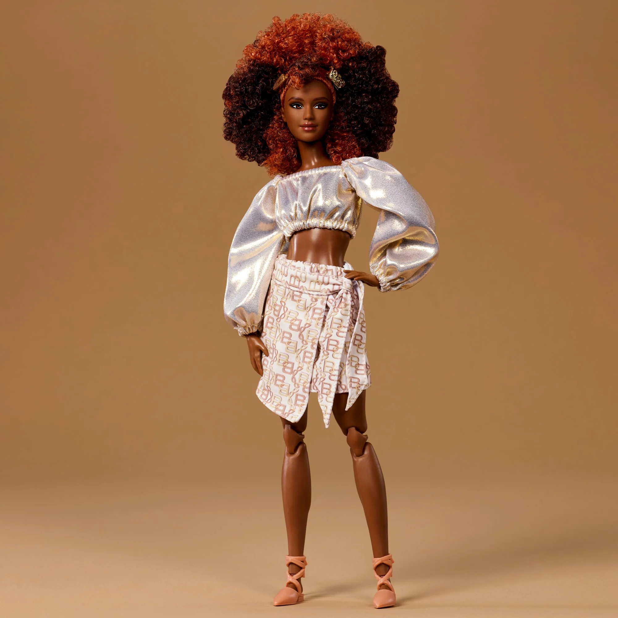 Barbie You Create Barbie Basics Neutral Kit 002, Customizable Fashion Doll & Universal-Fit Clothing | Mattel - Image 2