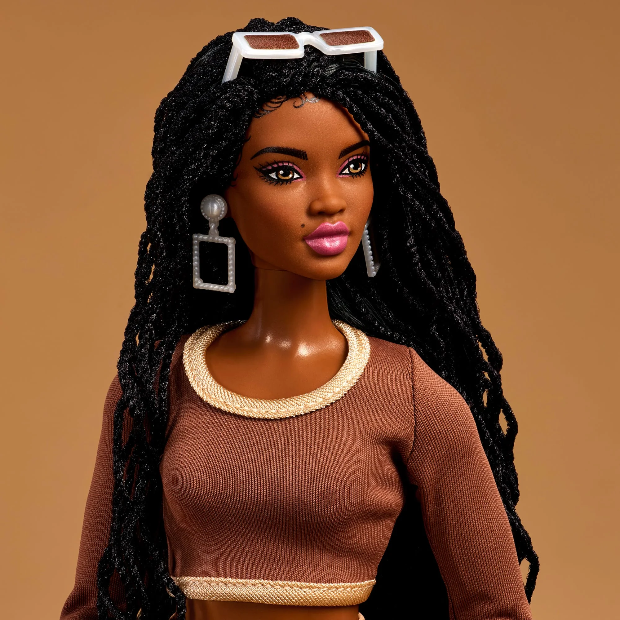 Barbie You Create Barbie Basics Neutral Kit 002, Customizable Fashion Doll & Universal-Fit Clothing - Image 5