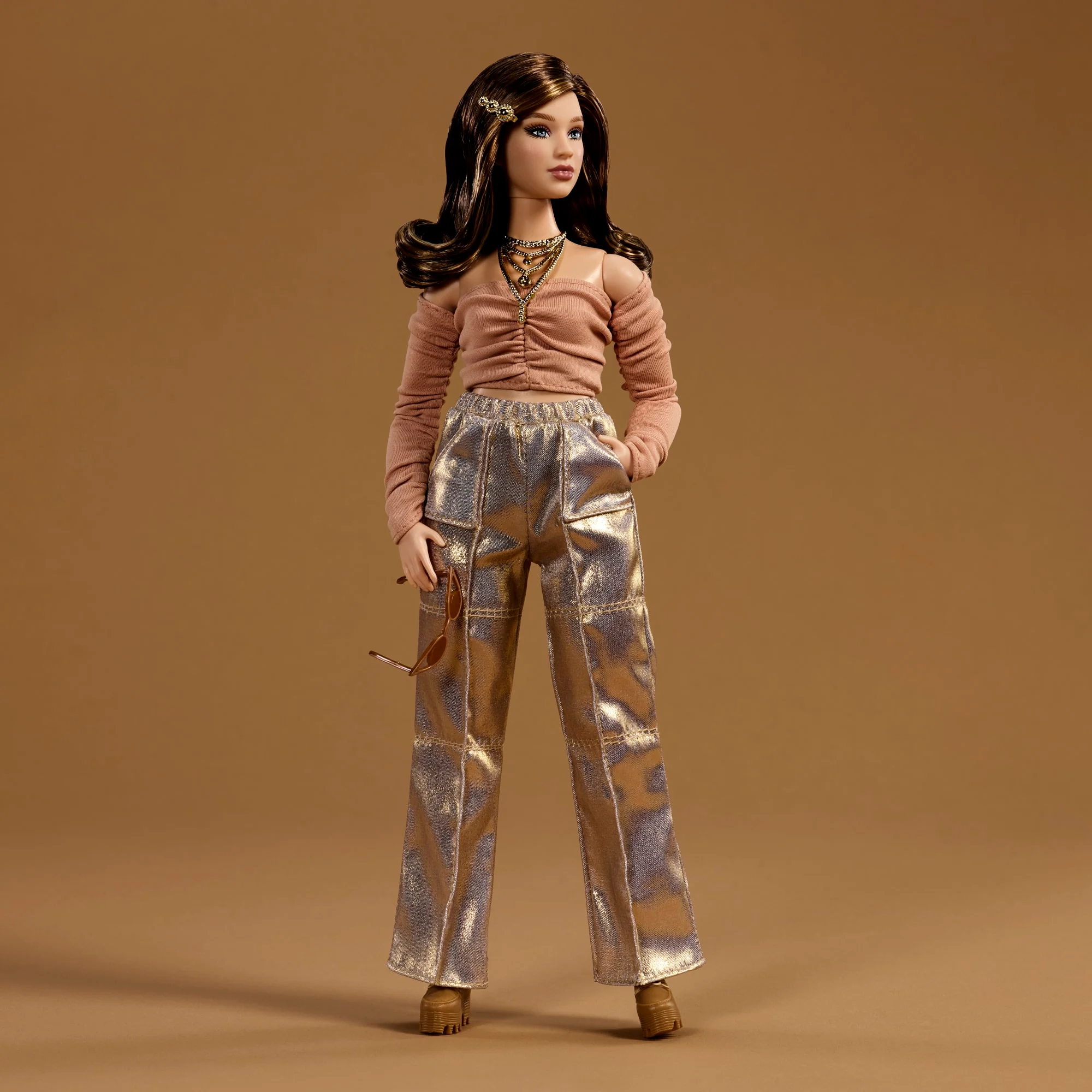 Barbie You Create Barbie Basics Neutral Kit 003, Customizable Fashion Doll & Universal-Fit Clothing | Mattel - Image 2