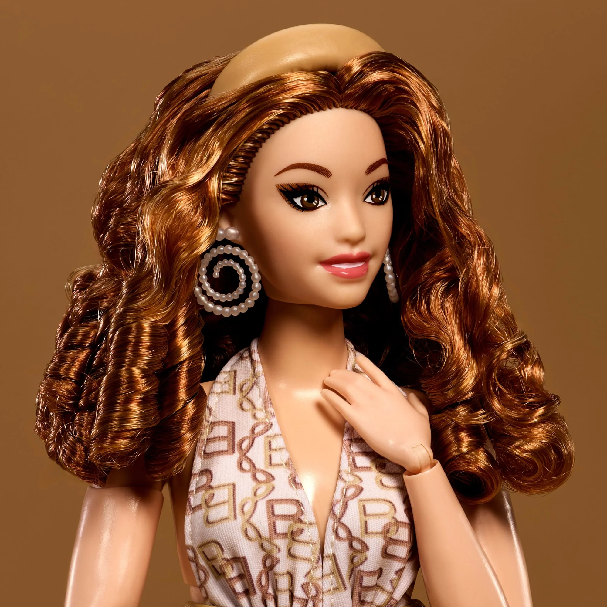 Barbie You Create Barbie Basics Neutral Kit 003, Customizable Fashion Doll & Universal-Fit Clothing - Image 4
