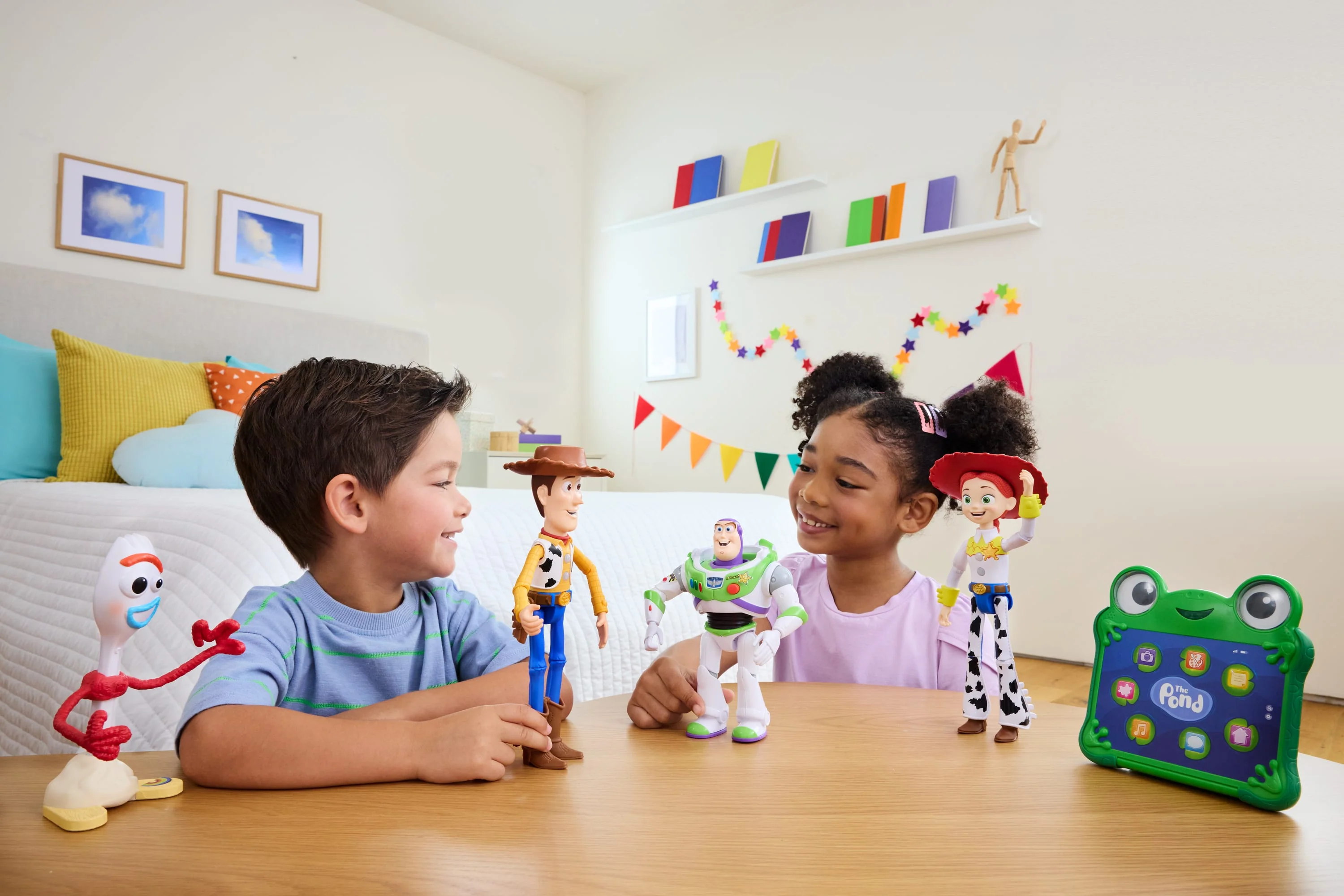 Disney And Pixar Toy Story 5 interactables Buzz Lightyear Figure - Image 2
