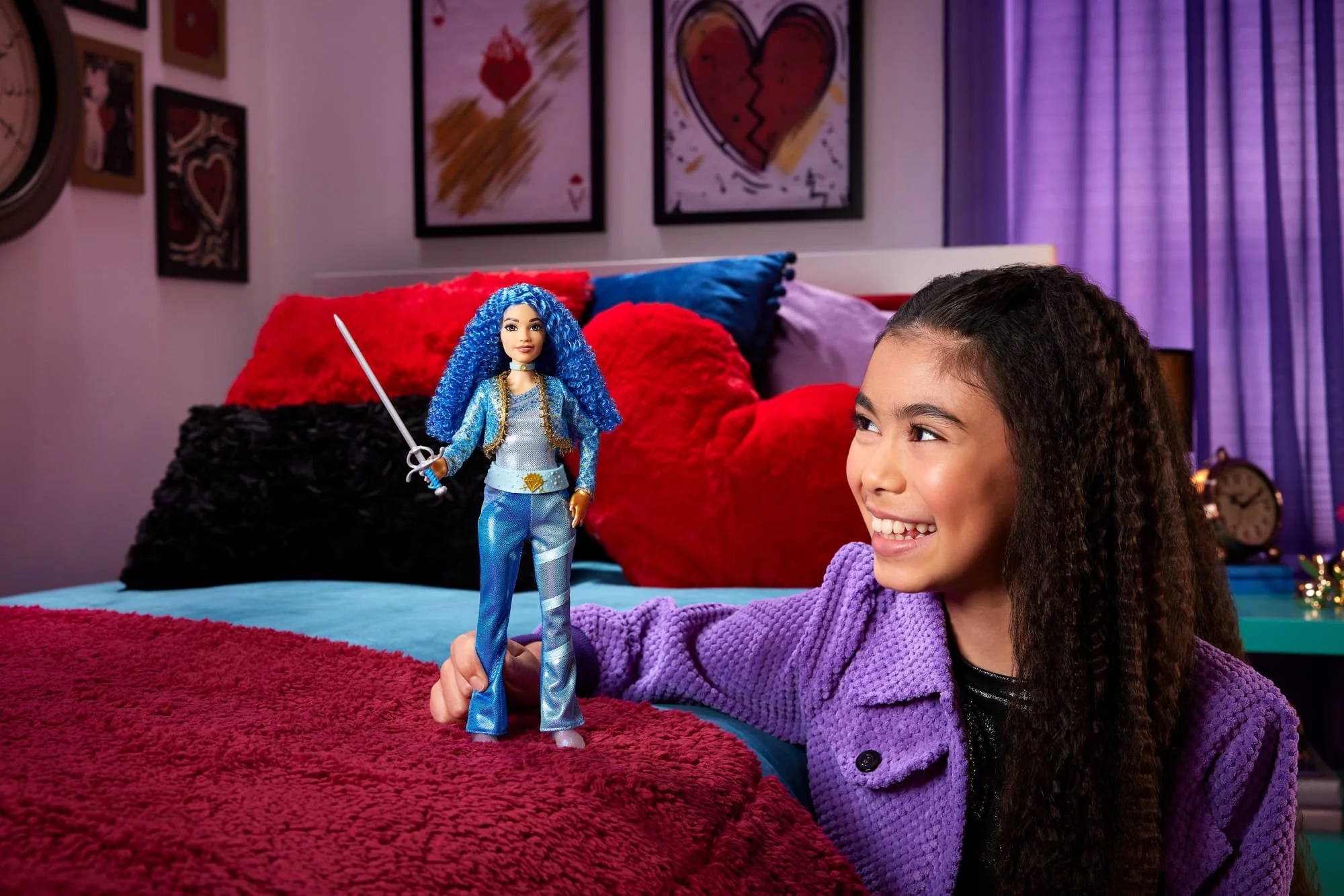 Disney Descendants: The Rise Of Red Princess Chloe Charming, Daughter Of Cinderella Fashion Doll - Image 2