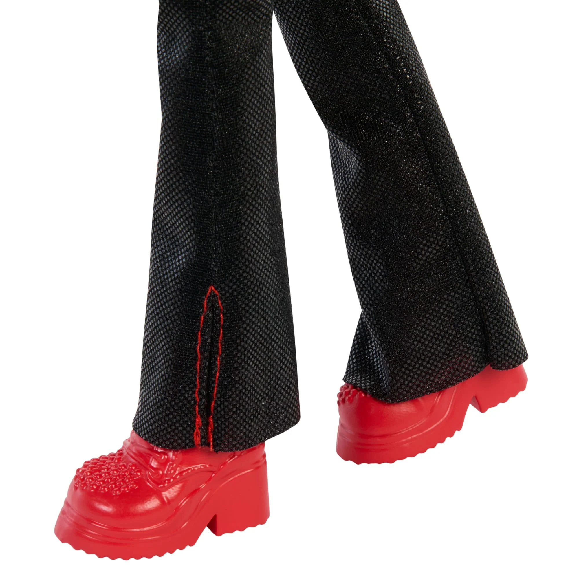 Disney Descendants: The Rise Of Red Doll  Singing Red Doll With Movie-inspired CloThes & Accessories, Sings “Red” - Image 5