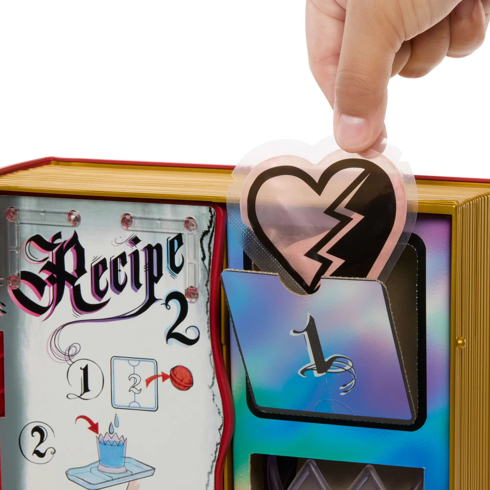 Disney  descendants: The Rise Of Red  Le Livre de Sortilèges, Red - Image 3