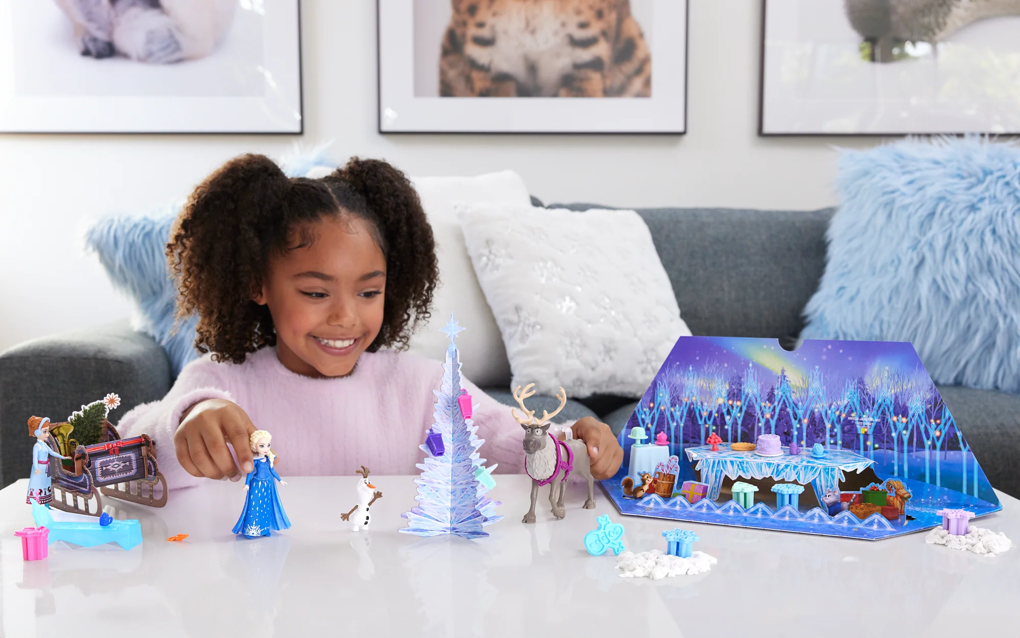 Disney Frozen Advent Calendar With 24 Days Of Surprise Toys, including Anna & Elsa Small Dolls - Image 2