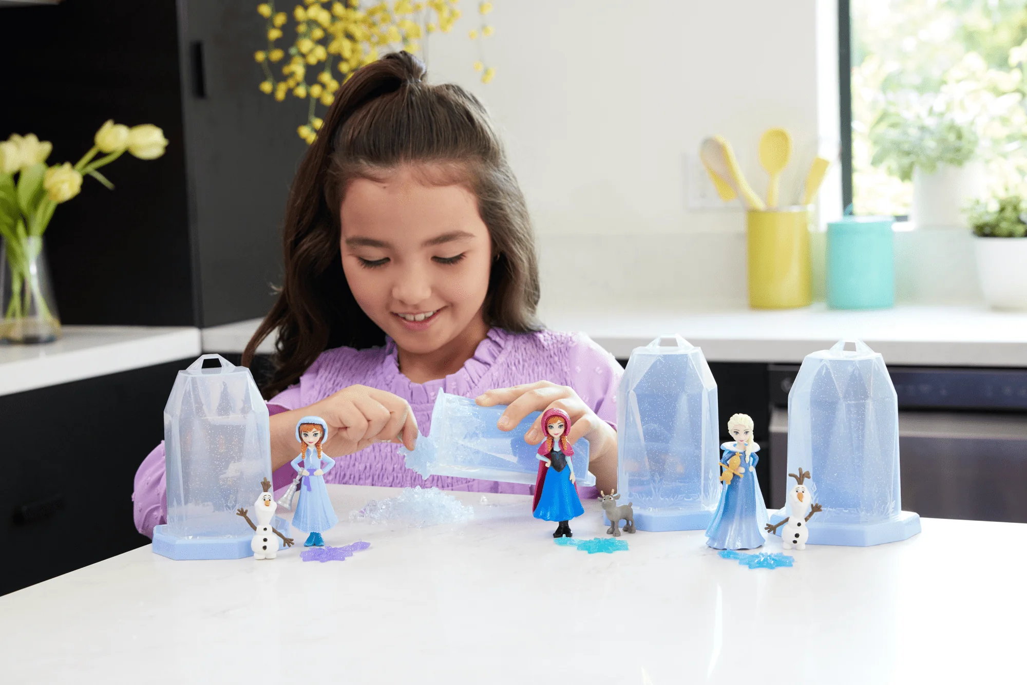 Disney Frozen Ice Reveal Surprise Small Doll With Ice Gel, Character Friend & Play Pieces (Dolls May Vary) - Image 2