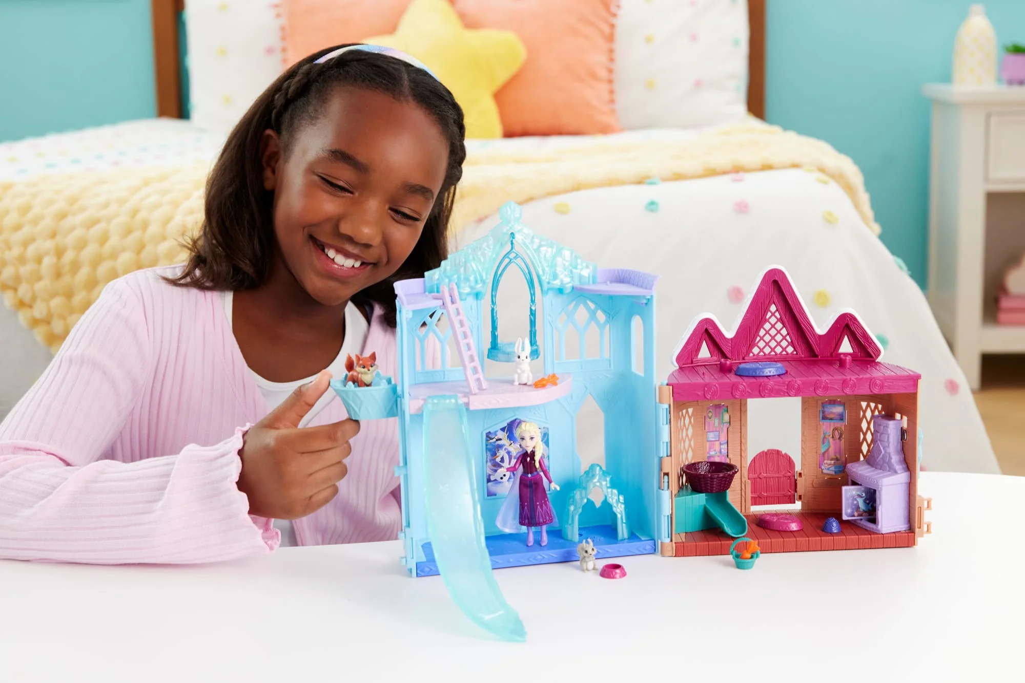 Disney Frozen Winter Animal Fun Playset With Elsa Small Doll, 3 Animal Friends & 8 Accessories - Image 2