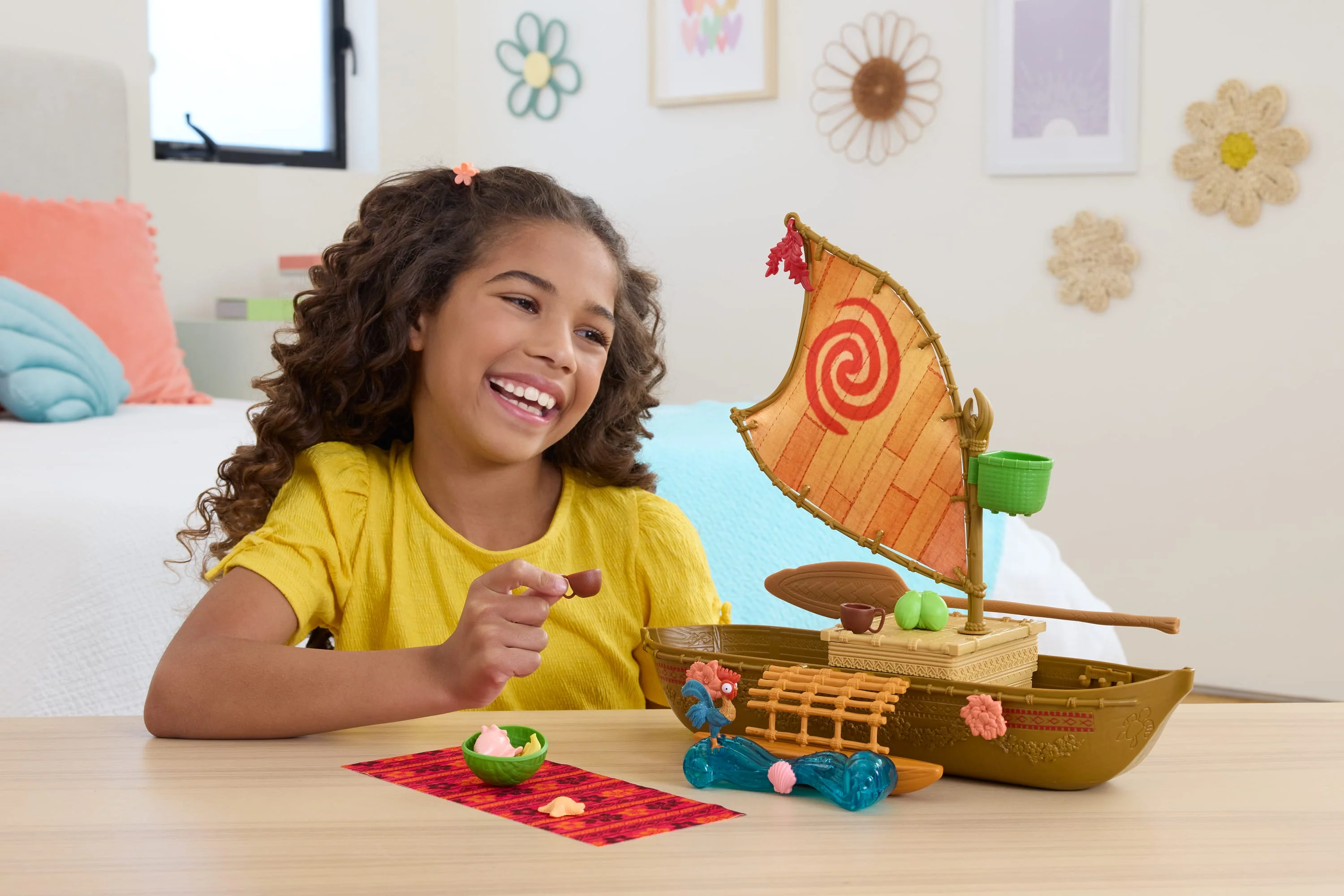 Disney Moana Floating Ocean Voyager Canoe Playset With 5 Play Areas, 9 Accessories & Animal Figure - Image 2