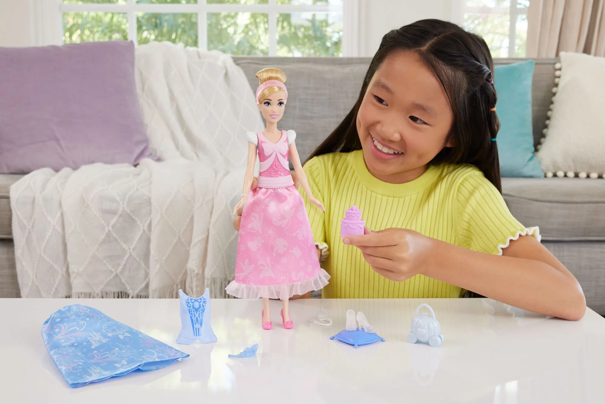 Disney Princess 2-In-1 Stories Cinderella Fashion Doll With 2 Snap-On Bodices, 2 Skirts & 9 Accessories - Image 2
