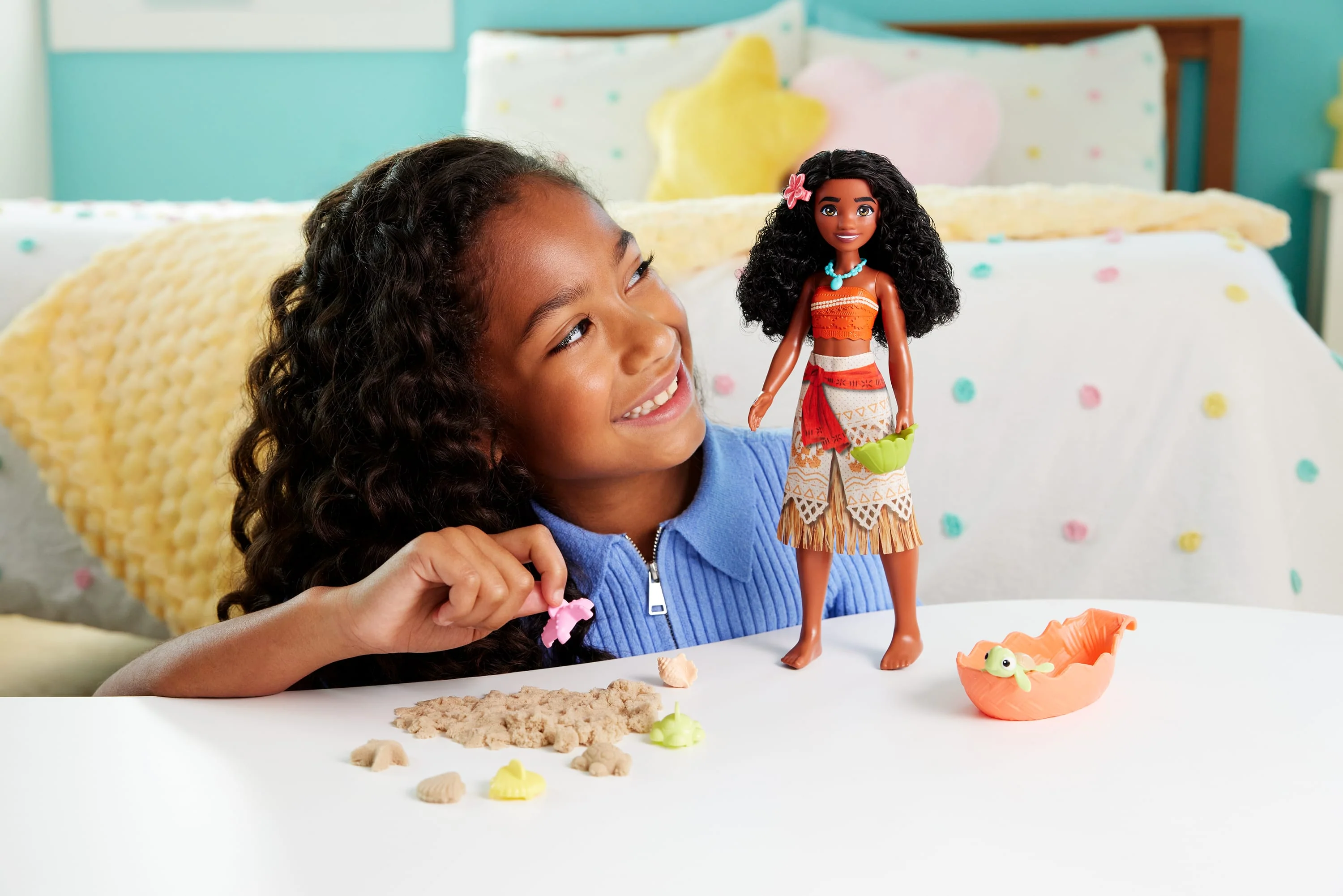 Disney Princess Ocean Friends Moana Doll With Moldable Sand, Animal Friend & 8 Accessories - Image 2