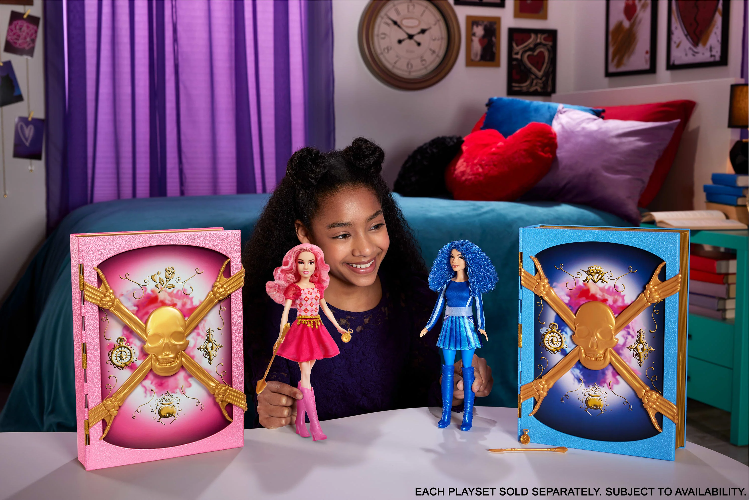 Disney's Descendants: The Rise Of Red The Sorcerer's Cookbook Doll & Playset, Surprise Reveals - Image 2