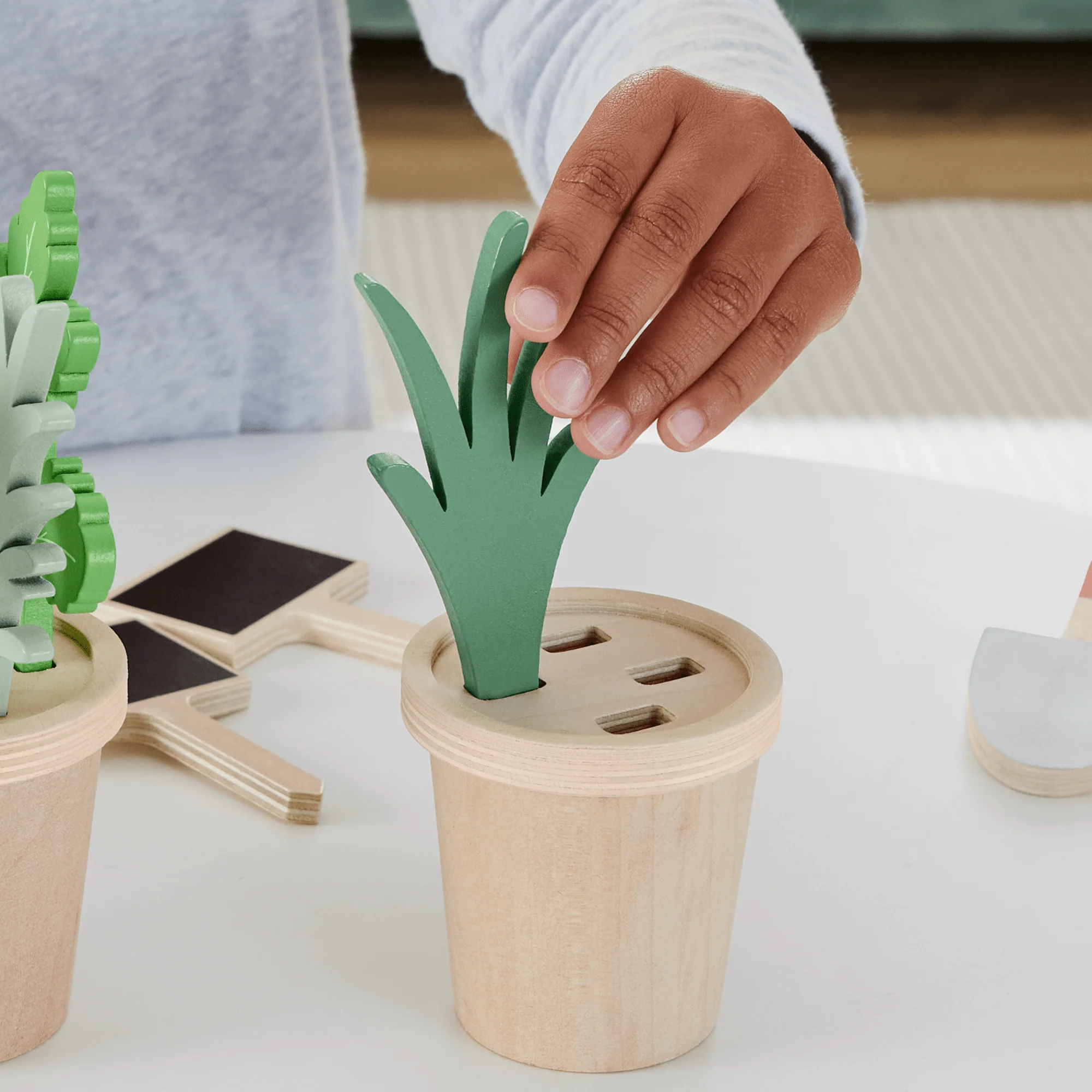 Fisher-Price Coffret Plantes en Bois, Avec Outils, 12Éléments - Image 3