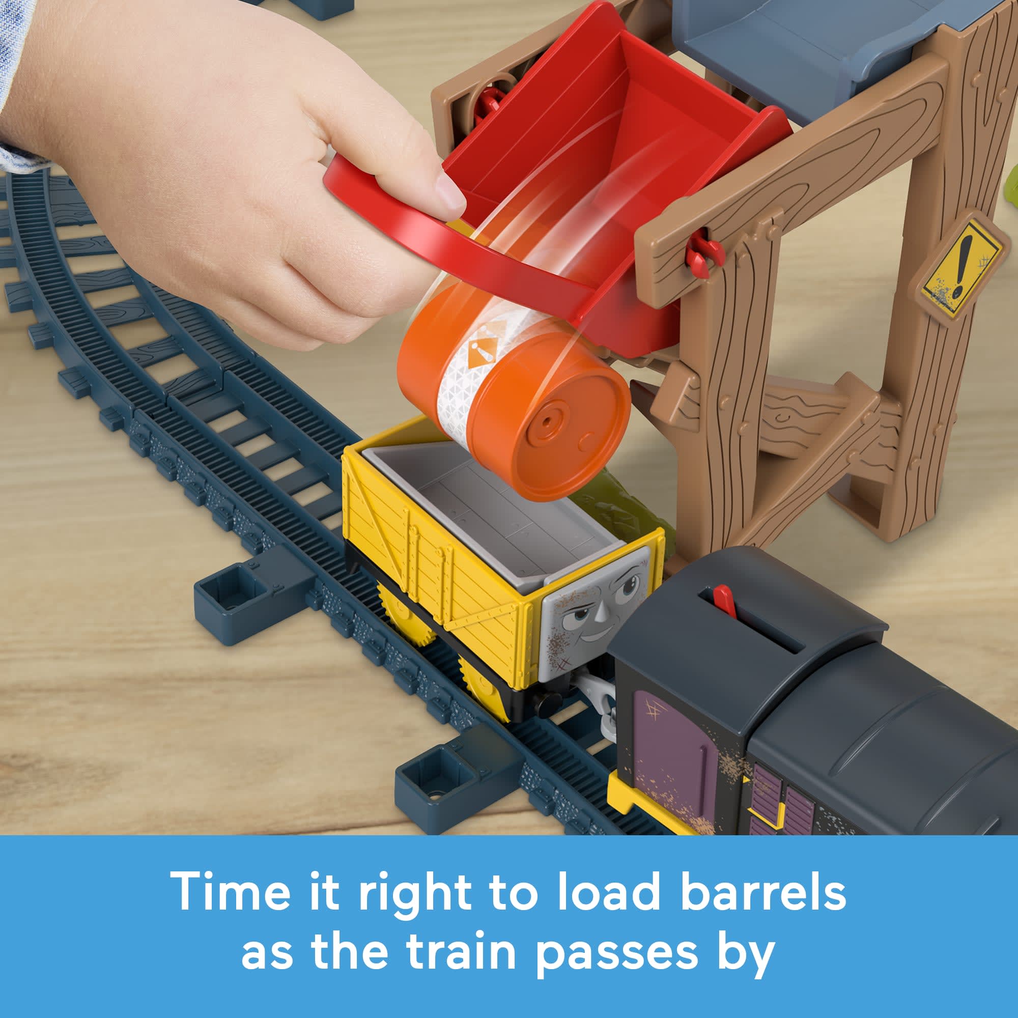 Thomas & Friends Diesel's Lift & Load Construction Set, Motorized Toy Train With Track & Cargo - Image 4