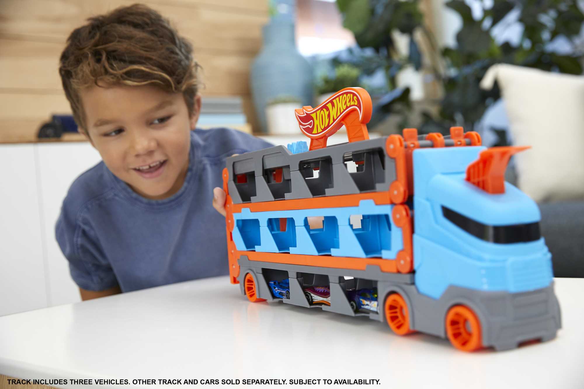 Hot Wheels City Pista de Brinquedo Reboque de Pista de Corridas - Image 2
