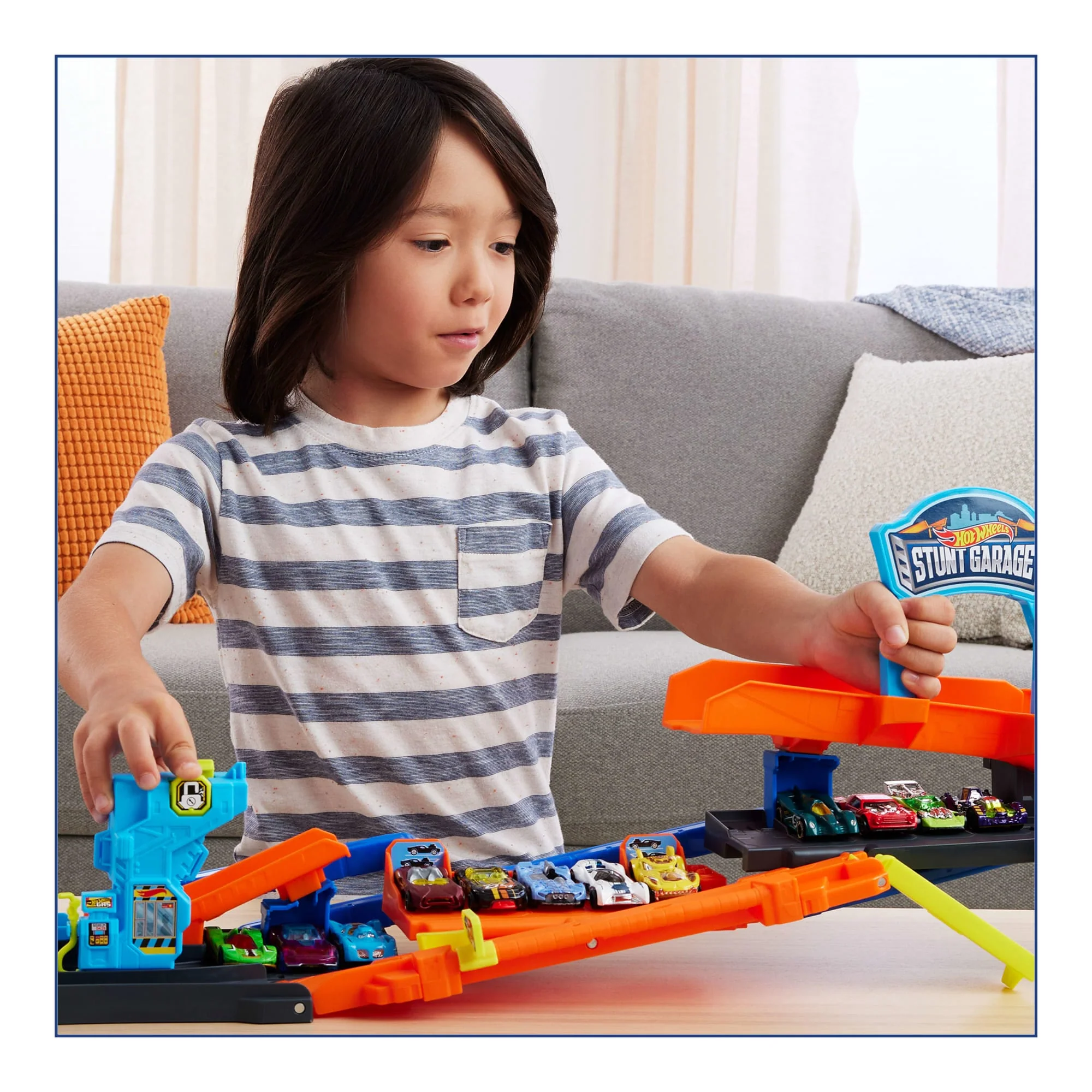 Hot Wheels City Pista de Juguete Pista Garage de acrobacias - Image 2