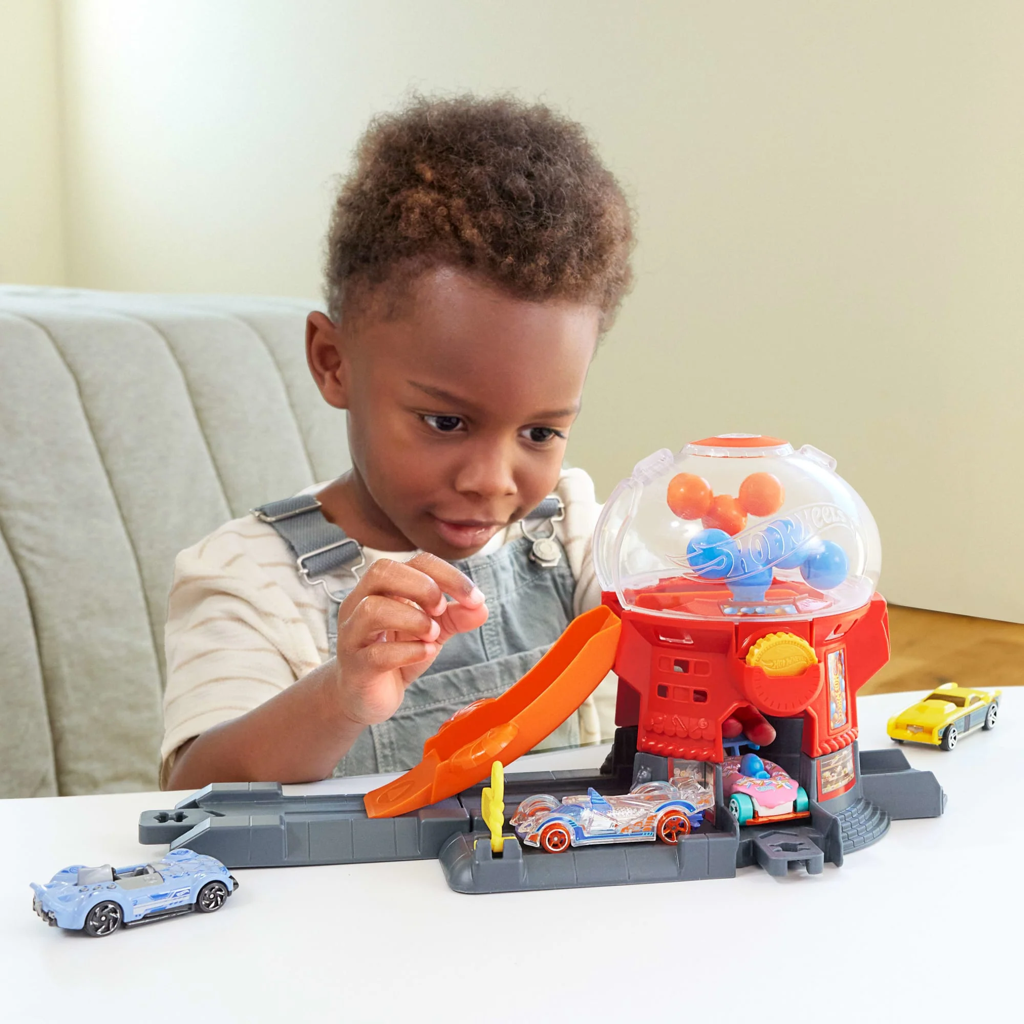Hot Wheels City Pista de Juguete Tienda de Dulces - Image 3