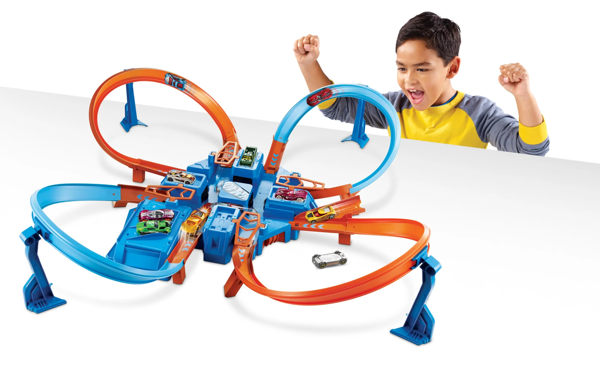 Hot Wheels Track Set With 1:64 Scale Toy Car, Criss-Cross Crash Track With Motorized Booster - Image 3