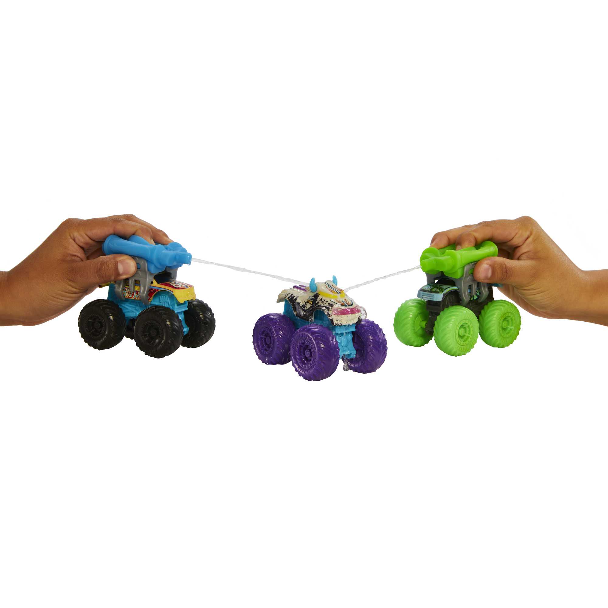Hot Wheels Monster Trucks Color Reveal Truck, 1:64 Scale Color- Shifting Toy Truck With 2 Cups, Lid & Crushed Car Water Blaster - Image 6