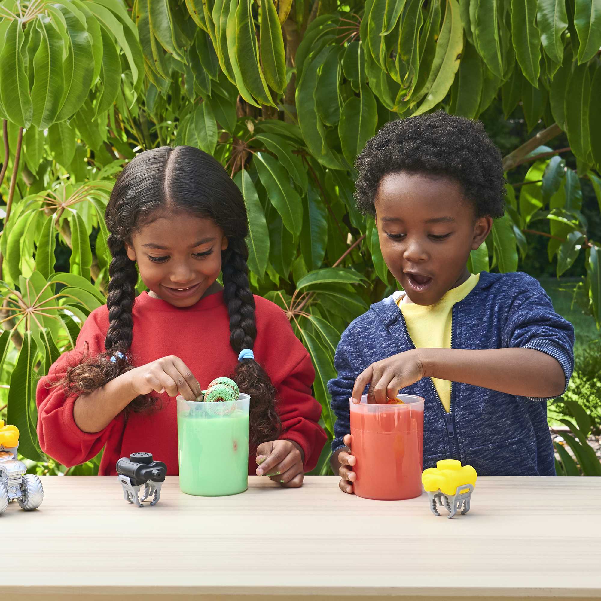 Hot Wheels Monster Trucks Color Reveal Water Blaster Assortment - Image 2
