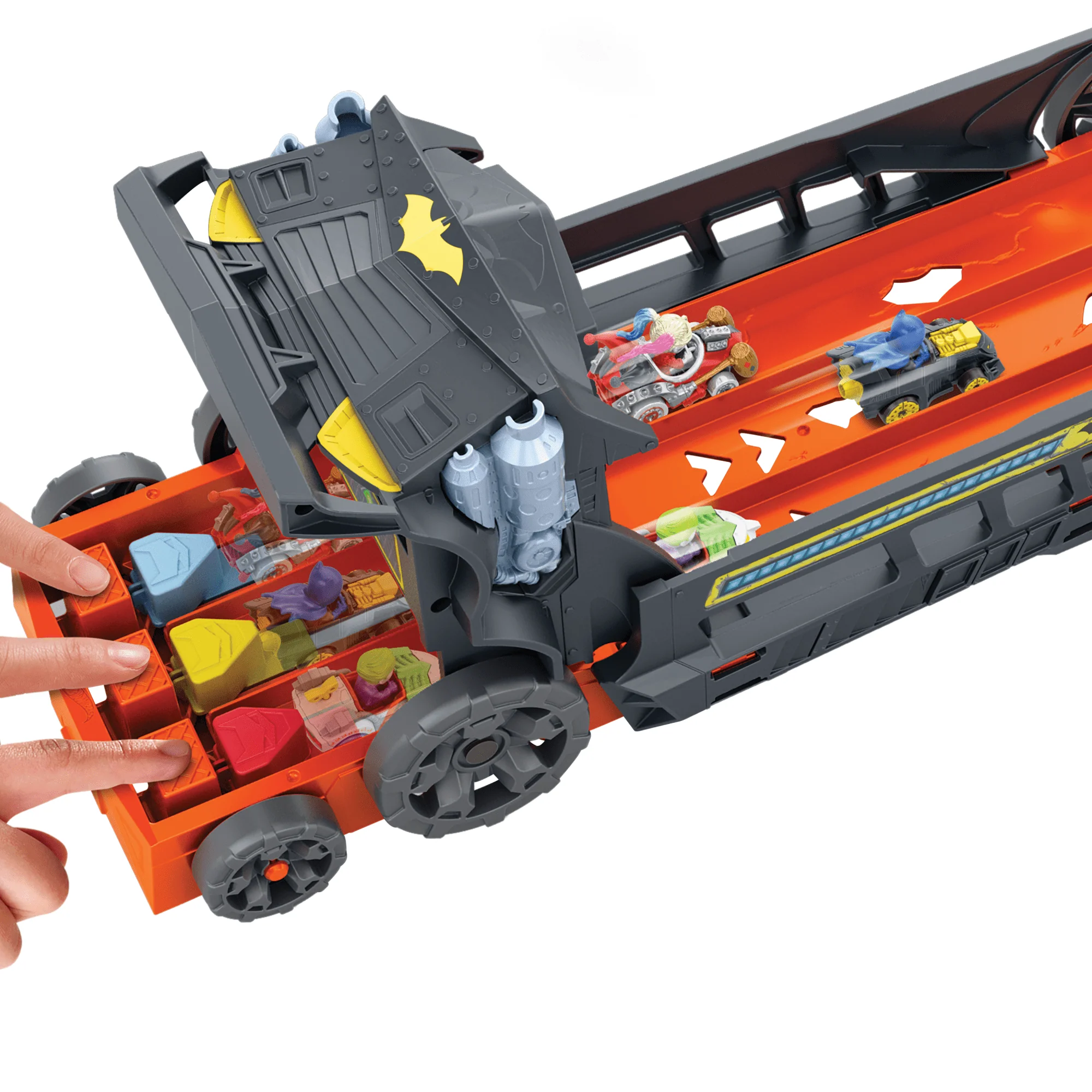 Hot Wheels Racerverse Batman's Escape Chase Track Set, Vehicle Transforms into 3-Lane Racetrack With 2 Die-Cast Toy Cars - Image 2