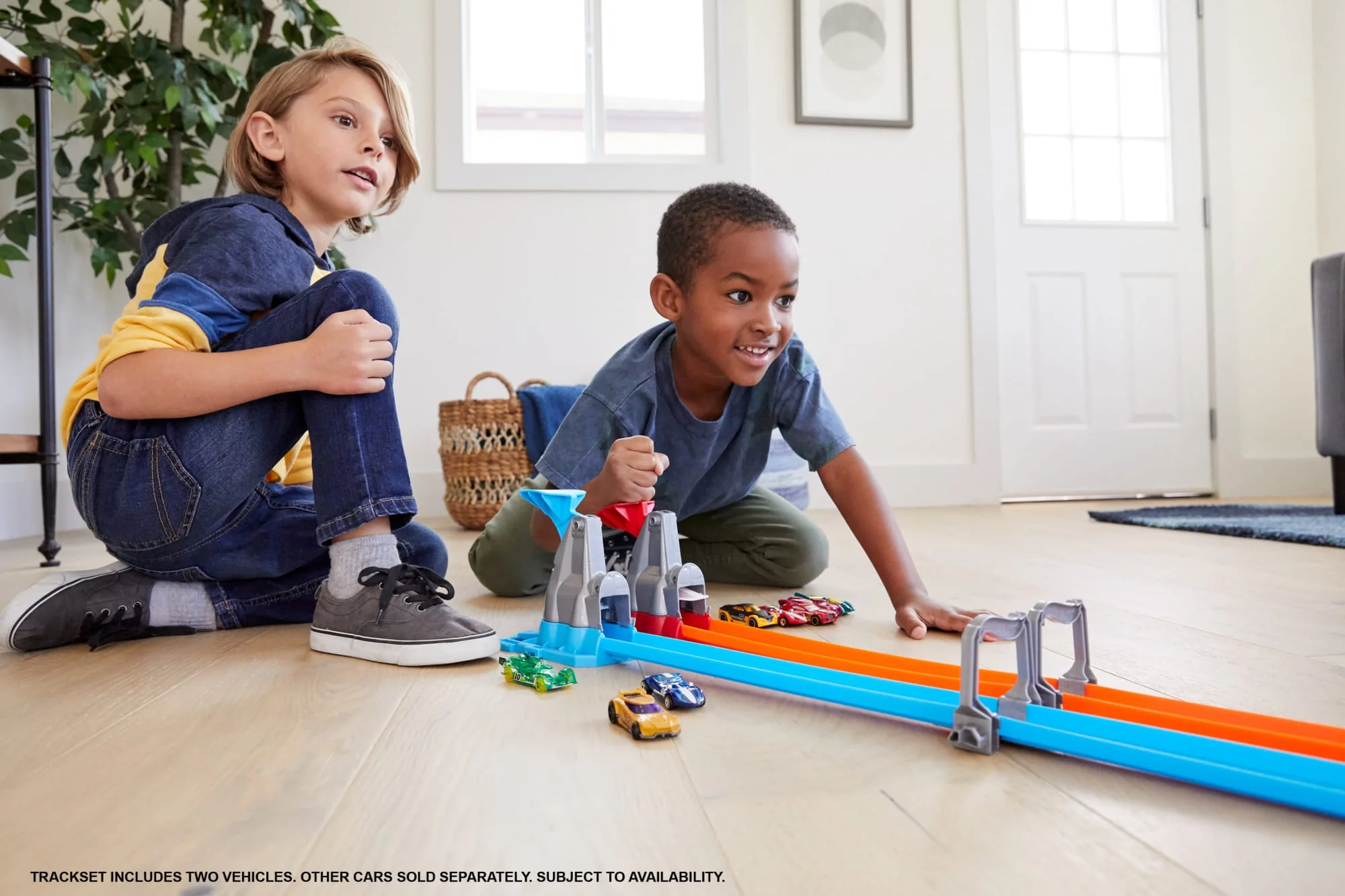 Piste Double Boucle en Folie Hot Wheels et 2Véhicules à L’Échelle 1:64, 5 à 10Ans - Image 2