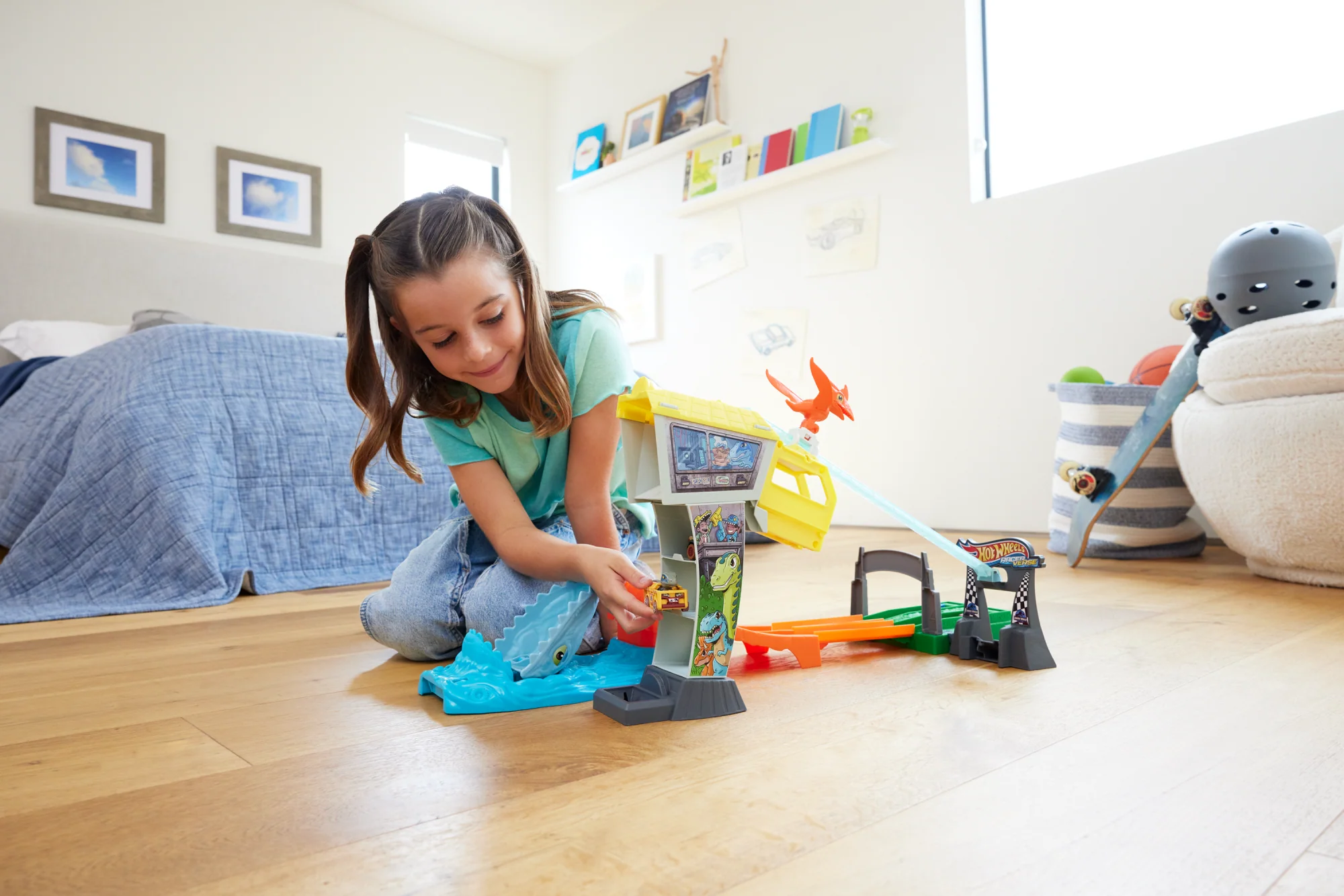 Hot Wheels  Racerverse  Jurassic World  La Course de Blue Le Raptor - Image 2