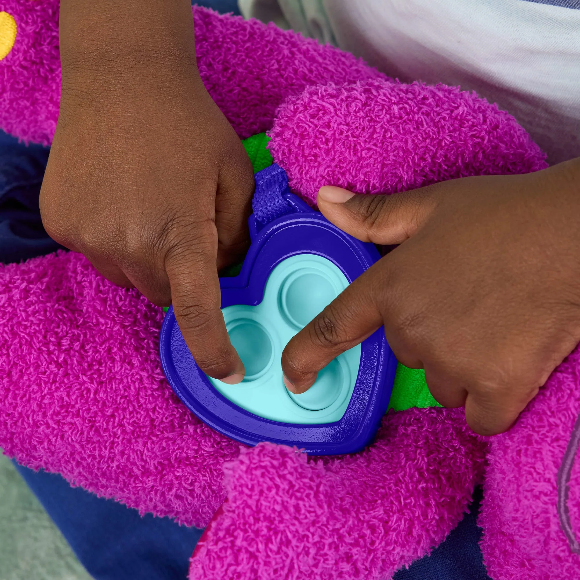 Jouet Sensoriel en Peluche Le Monde de Barney de Fisher-Price - Image 3