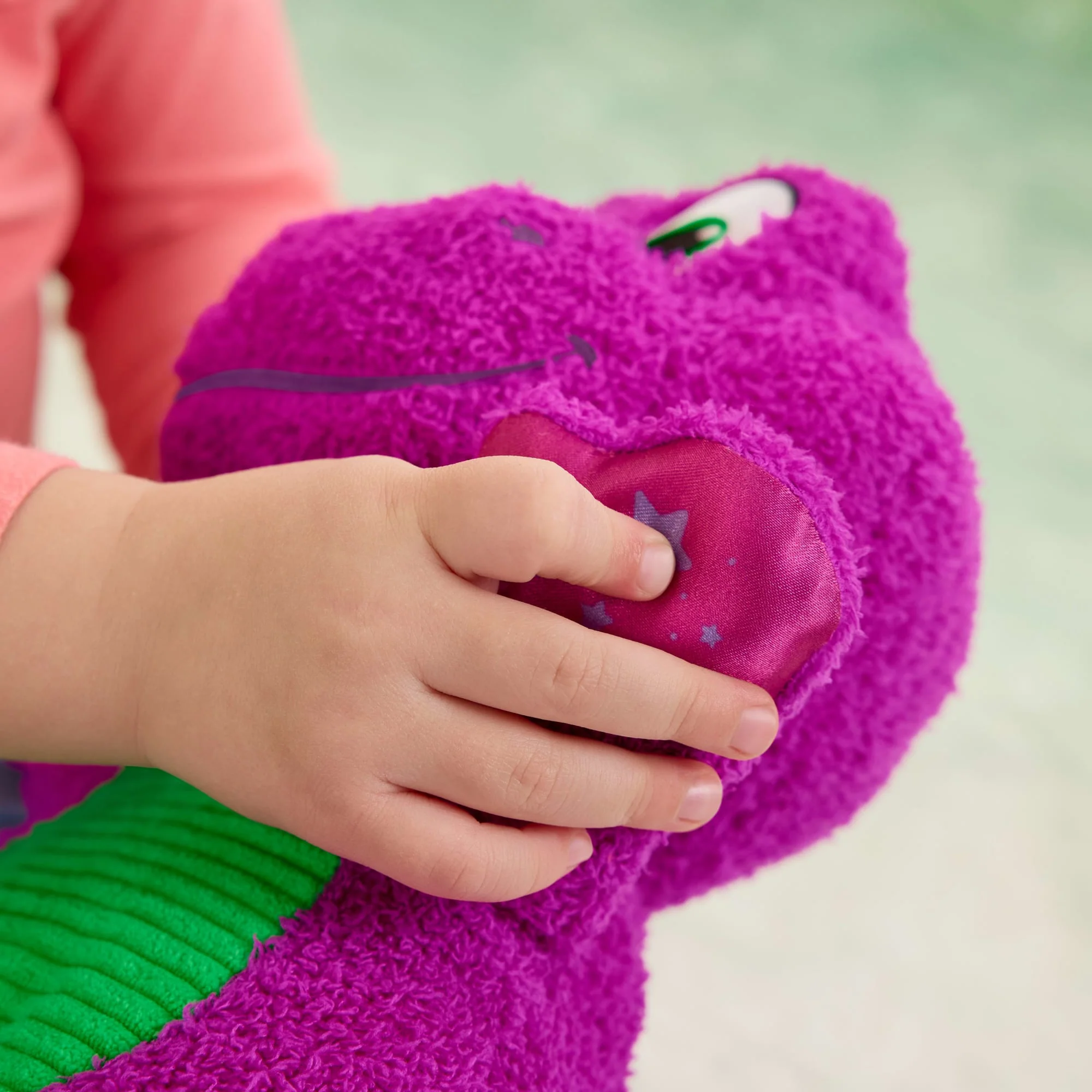Jouet Sensoriel en Peluche Le Monde de Barney de Fisher-Price - Image 5