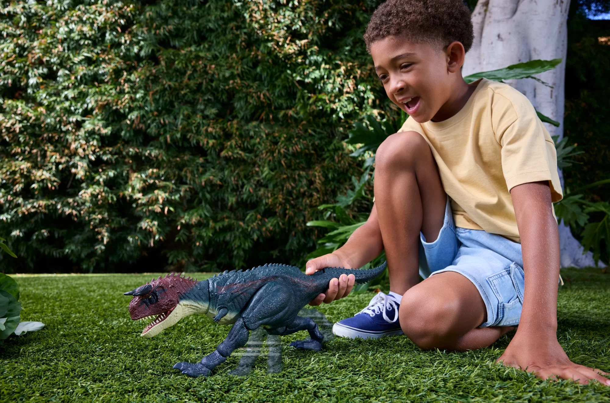 Jurassic World Carnotaure Attaque et Morsure Figurine Dino Articulée - Image 2