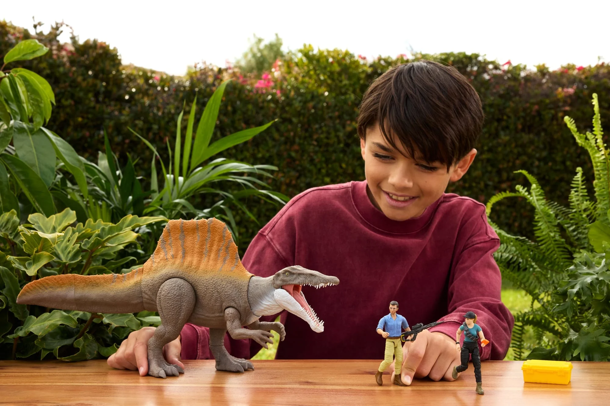 Jurassic World Rebirth Storypack With Exclusive Spinosaurus, 2 Human Figures & Accessories - Image 2