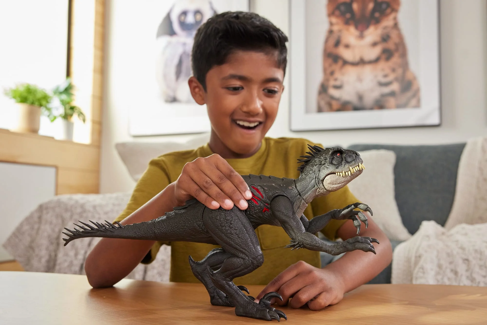 Jurassic World Ultimate Damage Scorpios Rex Dinosaur Toy Figure With Damage, Light & Sound Toy - Image 2