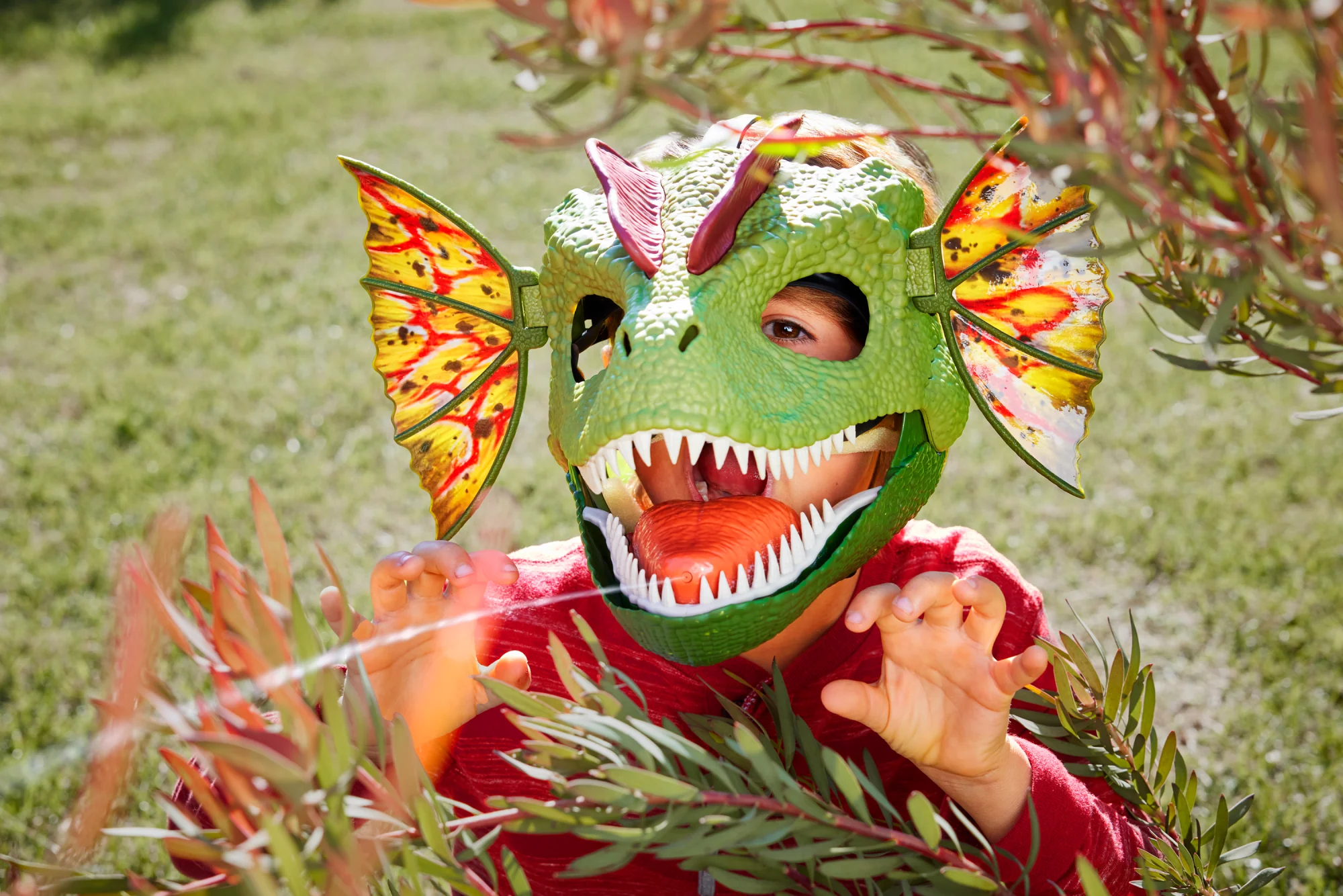 Jurassic World Dilophosaurus Role Play Mask With Sound & Water-Shooting Feature, Frill - Image 2