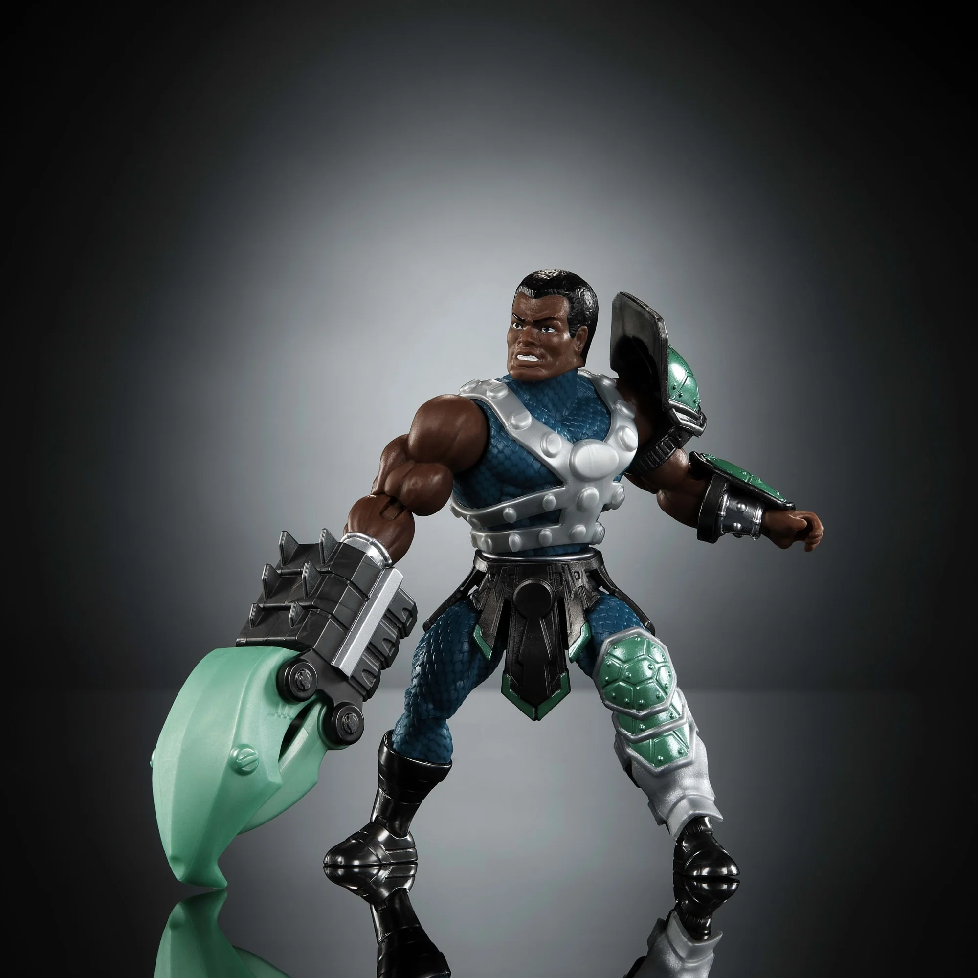 Masters of the Universe Turtles of Grayskull Figura de Acción Clamp Champ de 5.5 pulgadas - Image 3