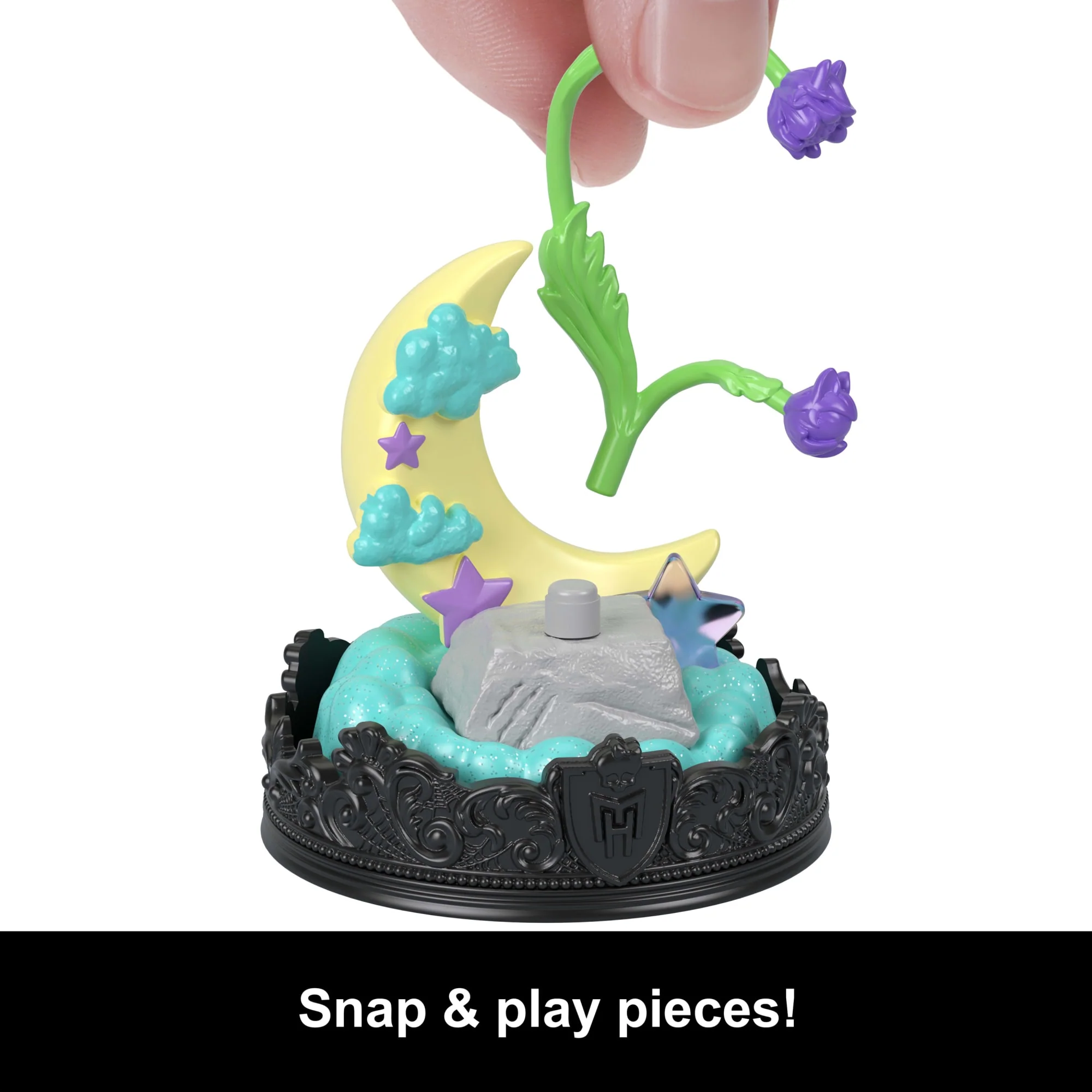 Monster High Pet Keychains, Animal Figures With Accessories And Buildable Terrarium - Image 3
