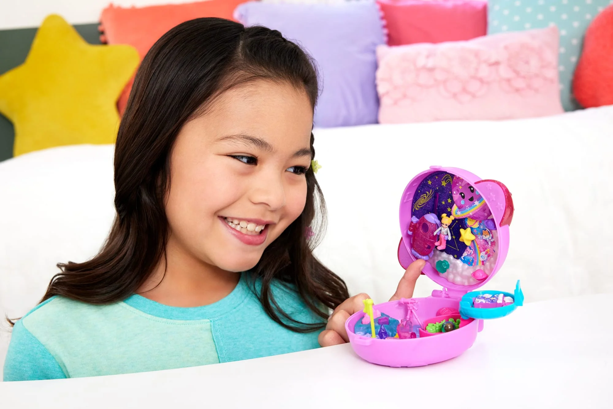 Polly Pocket Planet Polly Compact Playset With 1 Micro Doll And Pet Puppy, Travel Toy With Themed Accessories - Image 2