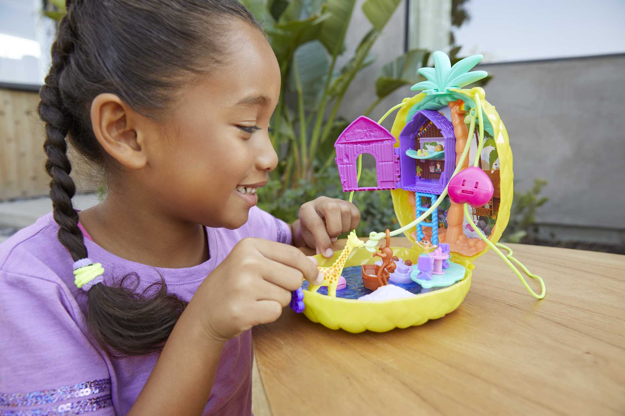 Polly Pocket Polly & Lila Tropicool Pineapple Wearable Purse Compact - Image 2