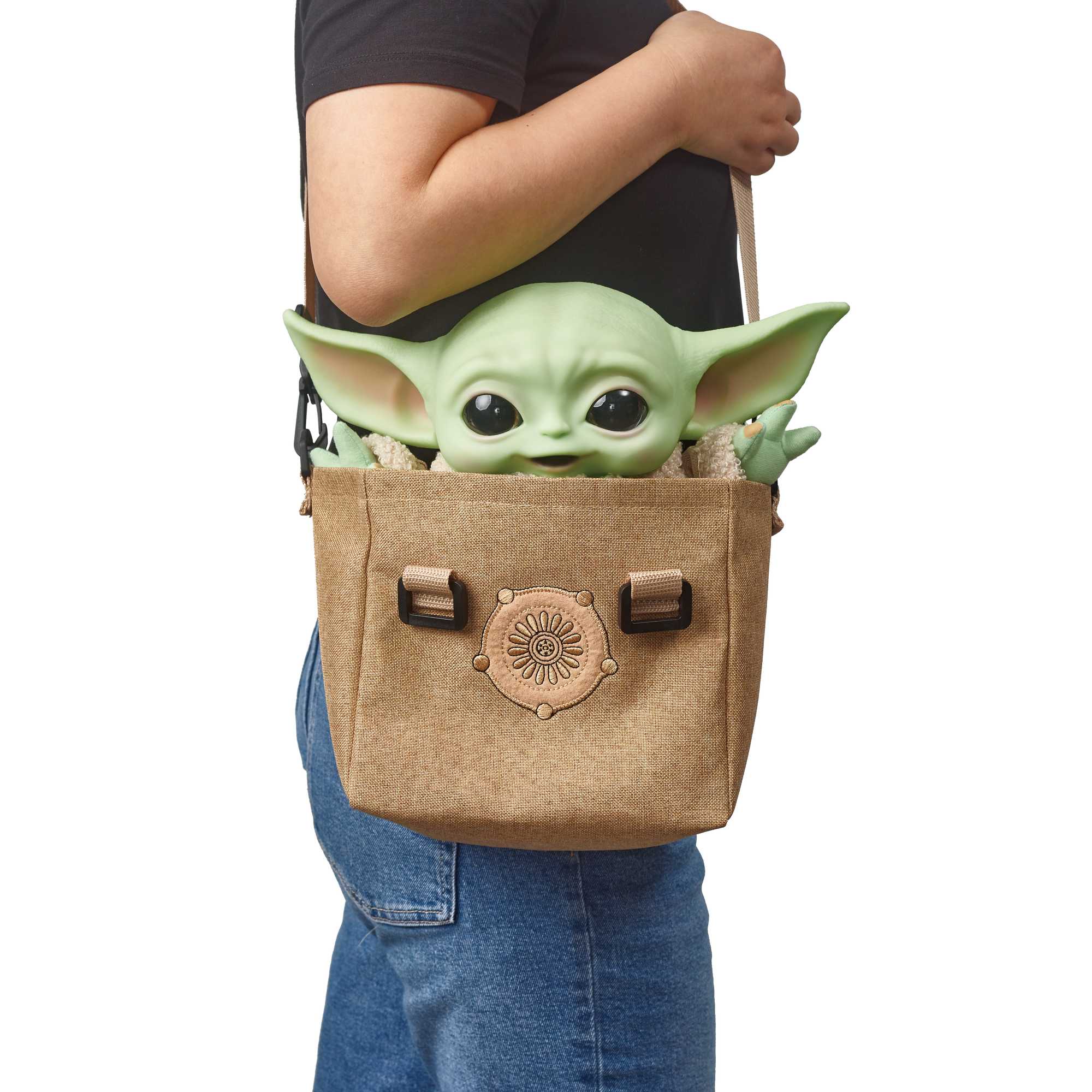 Star Wars The Mandalorian Figurine Peluche L’enfant Sonore et Son Sac - Image 2