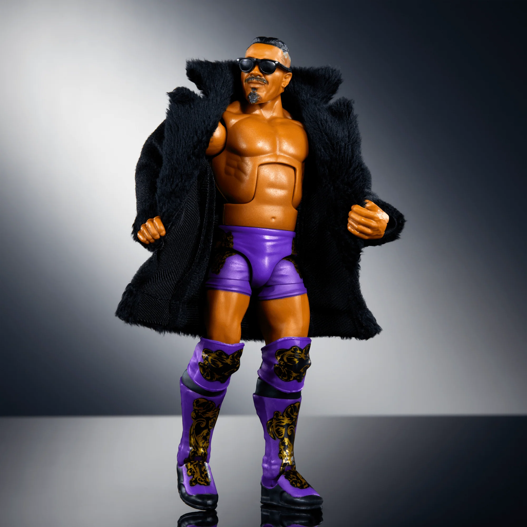 WWE Elite Carmelo Hayes Action Figure, 6-inch Collectible Superstar With Articulation & Accessories - Image 3